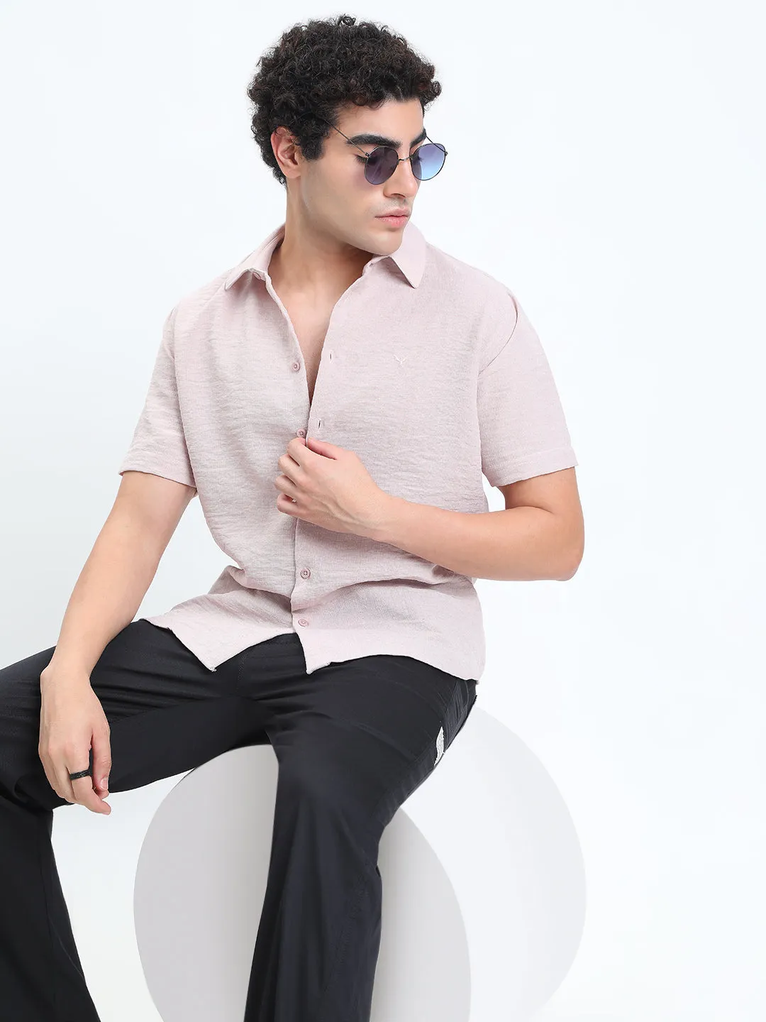 Men's Peach Solid Slim Fit Short Sleeves Shirt Ergonomic Pattern
