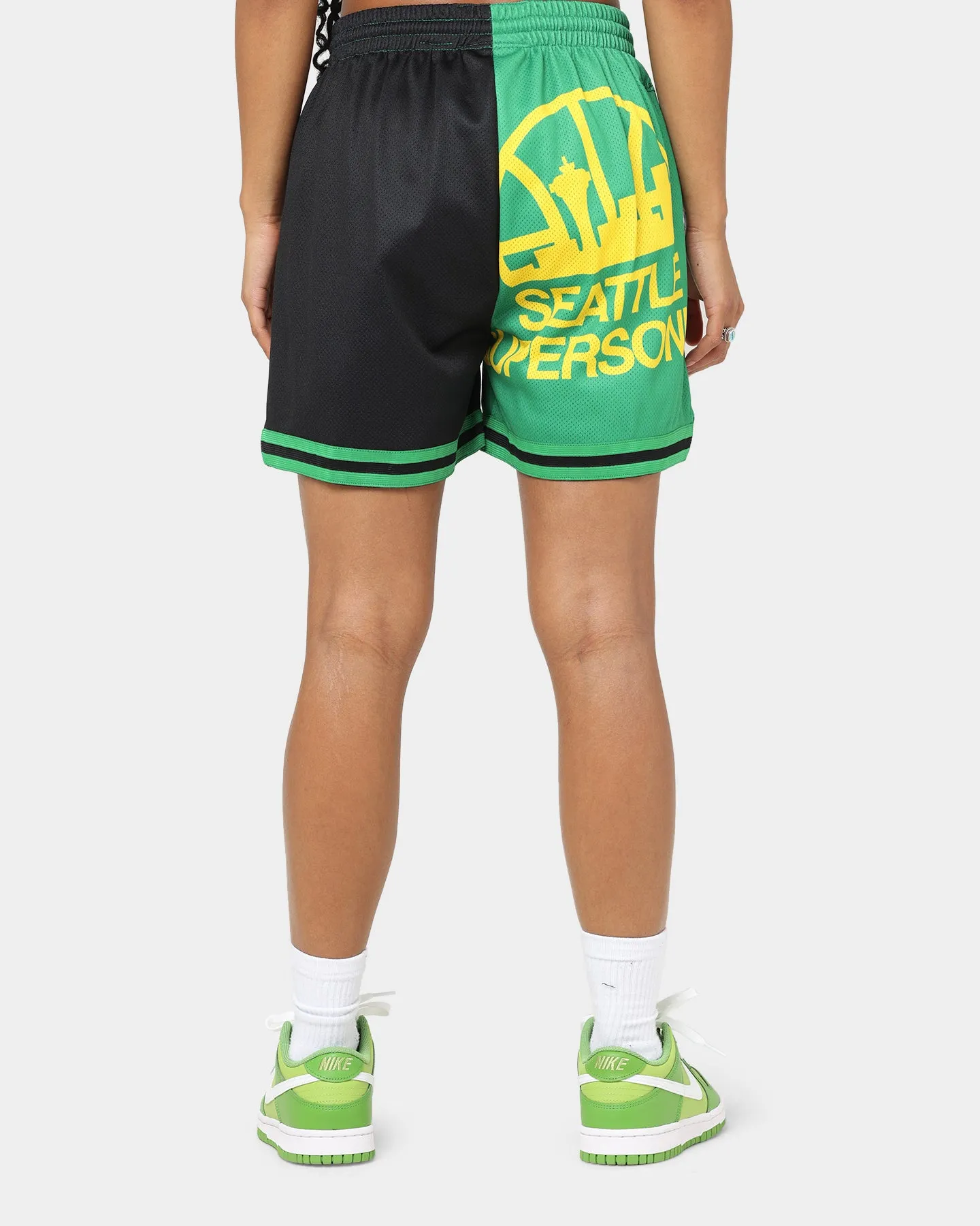 Mitchell & Ness Women's Seattle Supersonics Big Face 5.0 Shorts Black warm weather Light Stretch Design