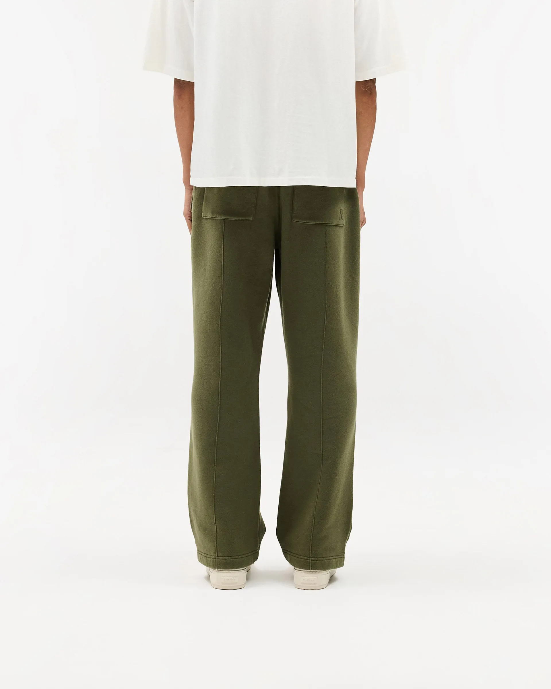 Initial Sweatpants - Army Green Essential Layer simple design