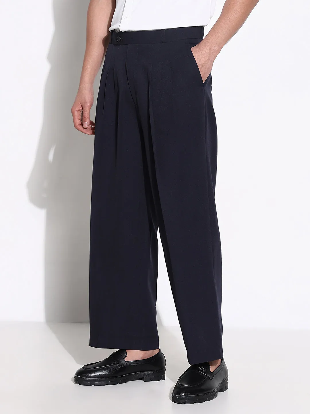 Lightweight Layer Men's Navy Blue Comfort Loose Fit Low-Rise Pleated Trousers