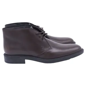 Power Pose Glossy Finish Tod's Lace Up Desert Boots in Brown Leather