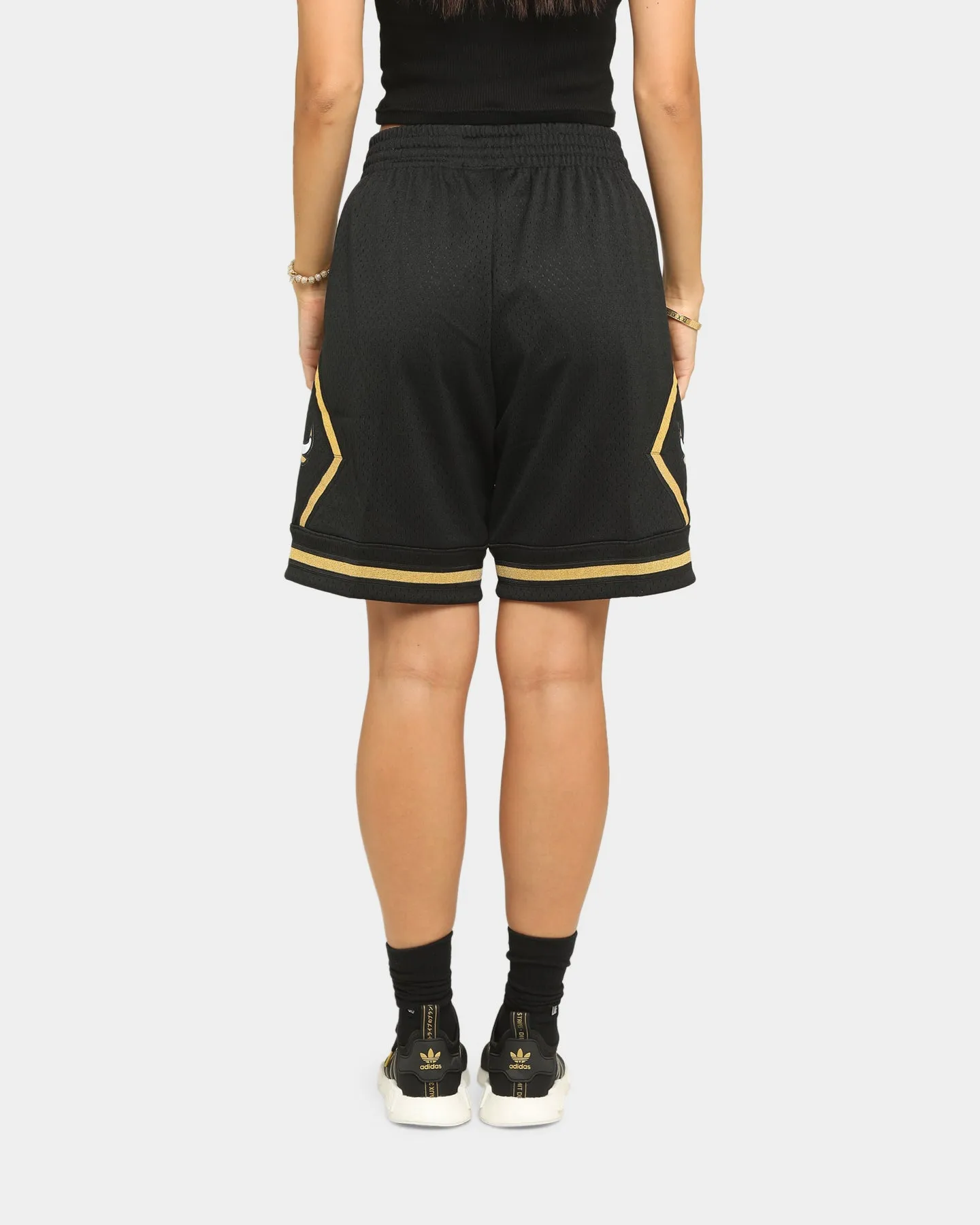 Mitchell & Ness Men's Chicago Bulls HWC Swingman Short Black/Gold Flexible Stitching Glide On Waist System
