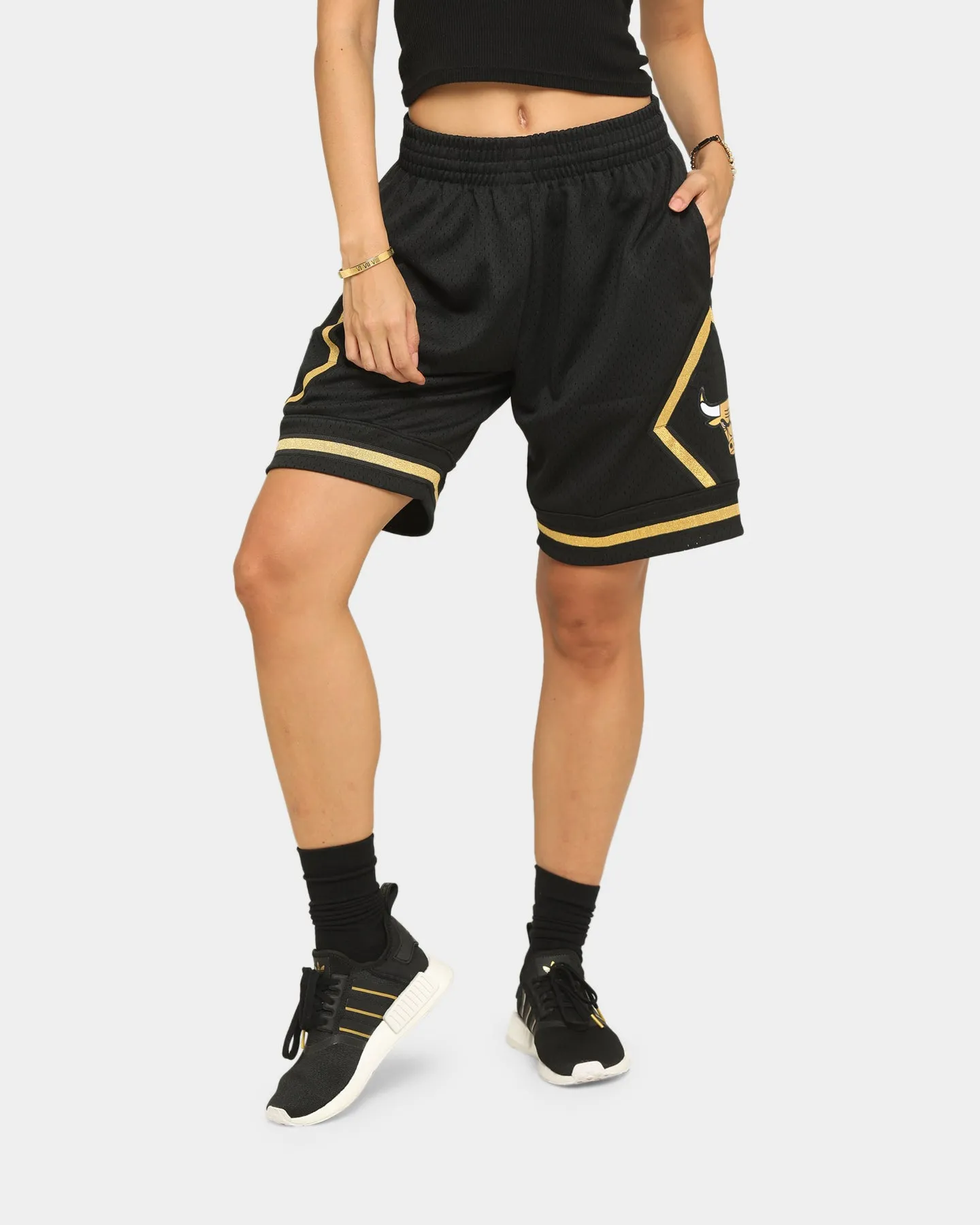 Eco Friendly Dye Process Mitchell & Ness Men's Chicago Bulls HWC Swingman Short Black/Gold
