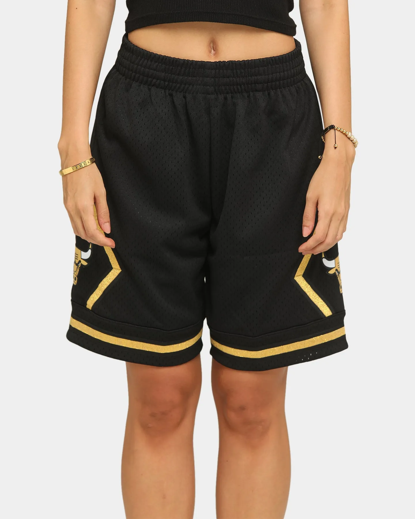 Mitchell & Ness Men's Chicago Bulls HWC Swingman Short Black/Gold Breezy Feel