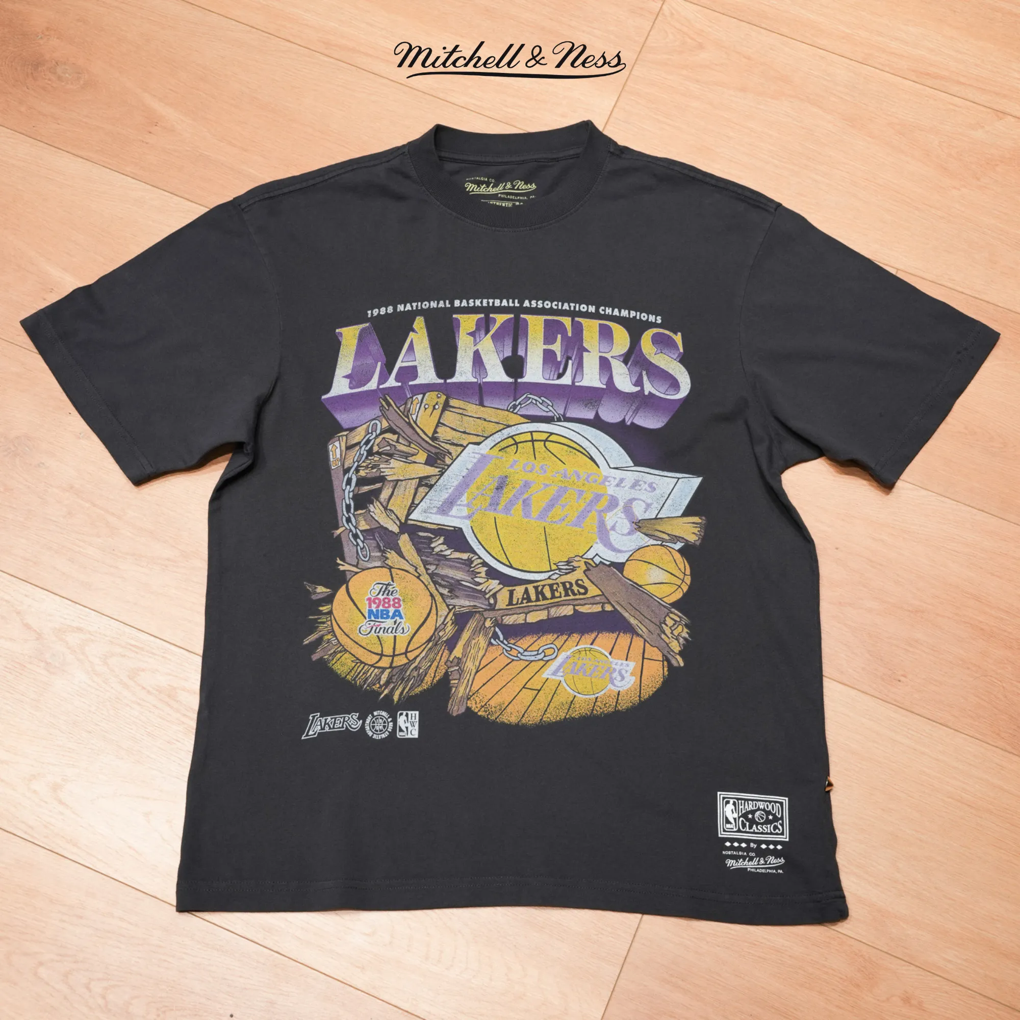 Mitchell & Ness Los Angeles Lakers Bevel Burst T-Shirt Temperature Regulating Fiber Bonded Hemline