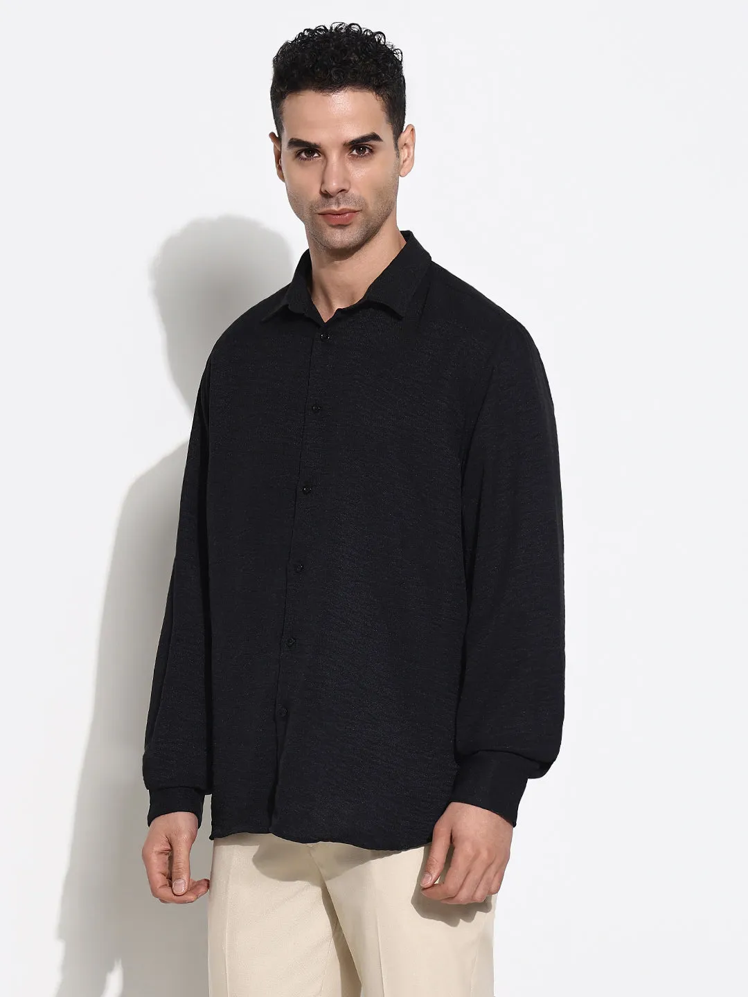 Flatlock stitching Men's Black Solid Casual Slim Fit Shirt