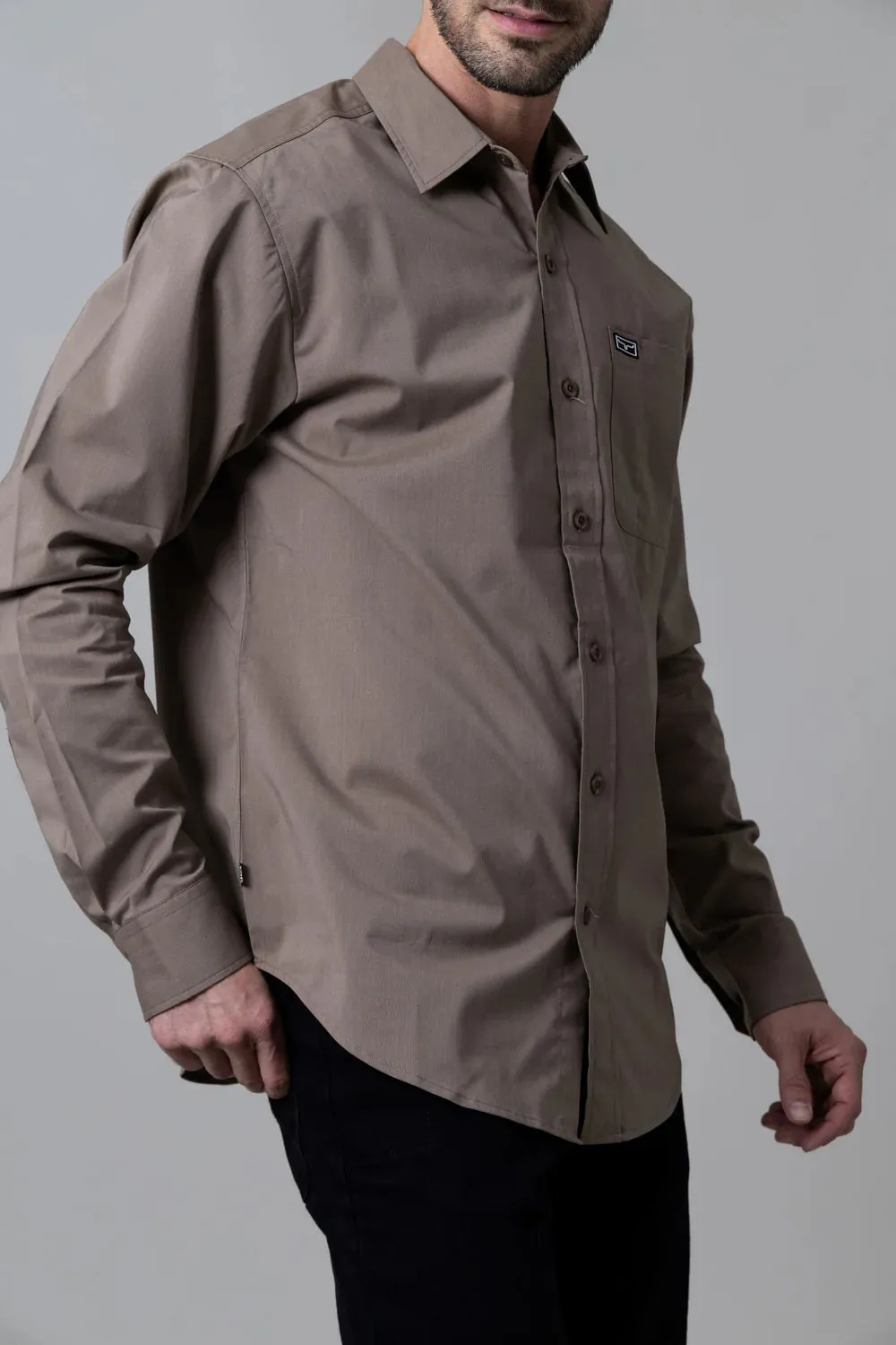 Versatile Look TemperatureControl Fabric Kimes Ranch Men's Linville Long Sleeve Western Button Down Shirt in Taupe