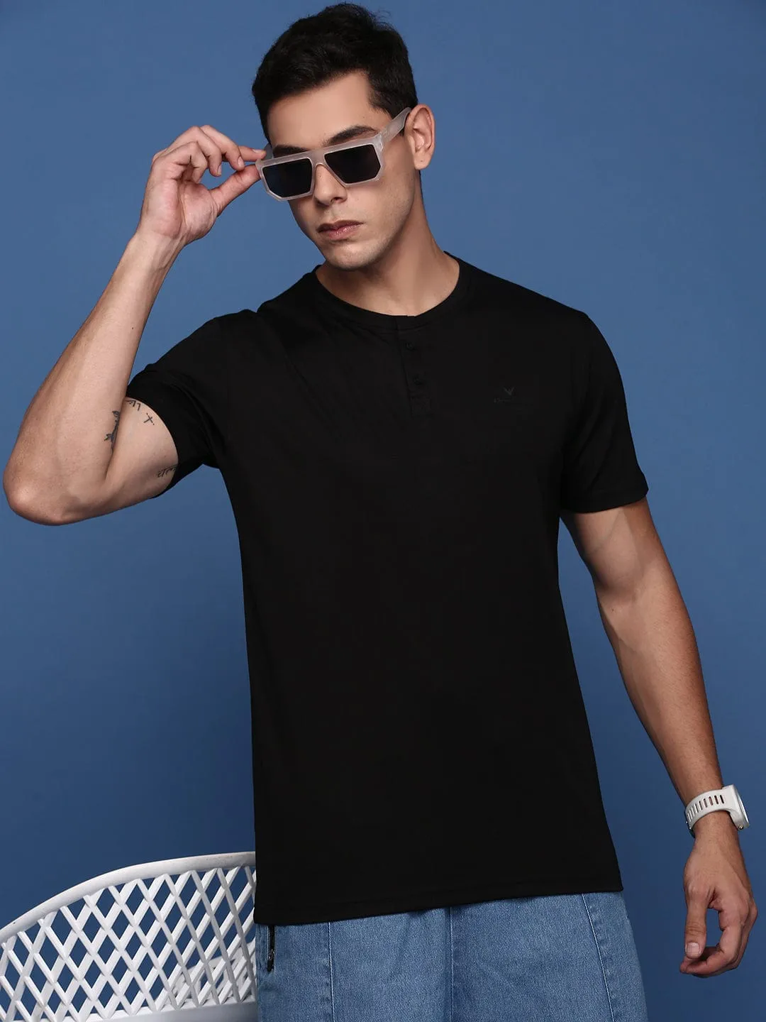 Men's Black Round Neck Solid Cotton Slim Fit T-Shirt V-Neck