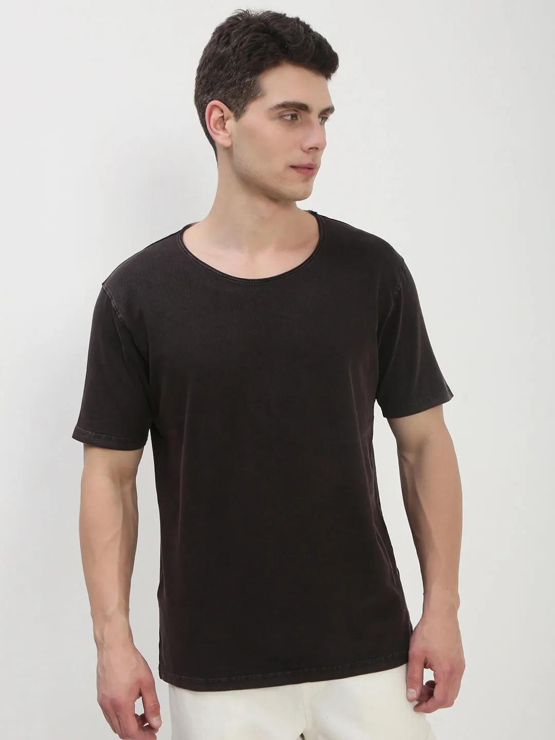 Men's Brown Solid Round Neck T-Shirt Comfy Mood