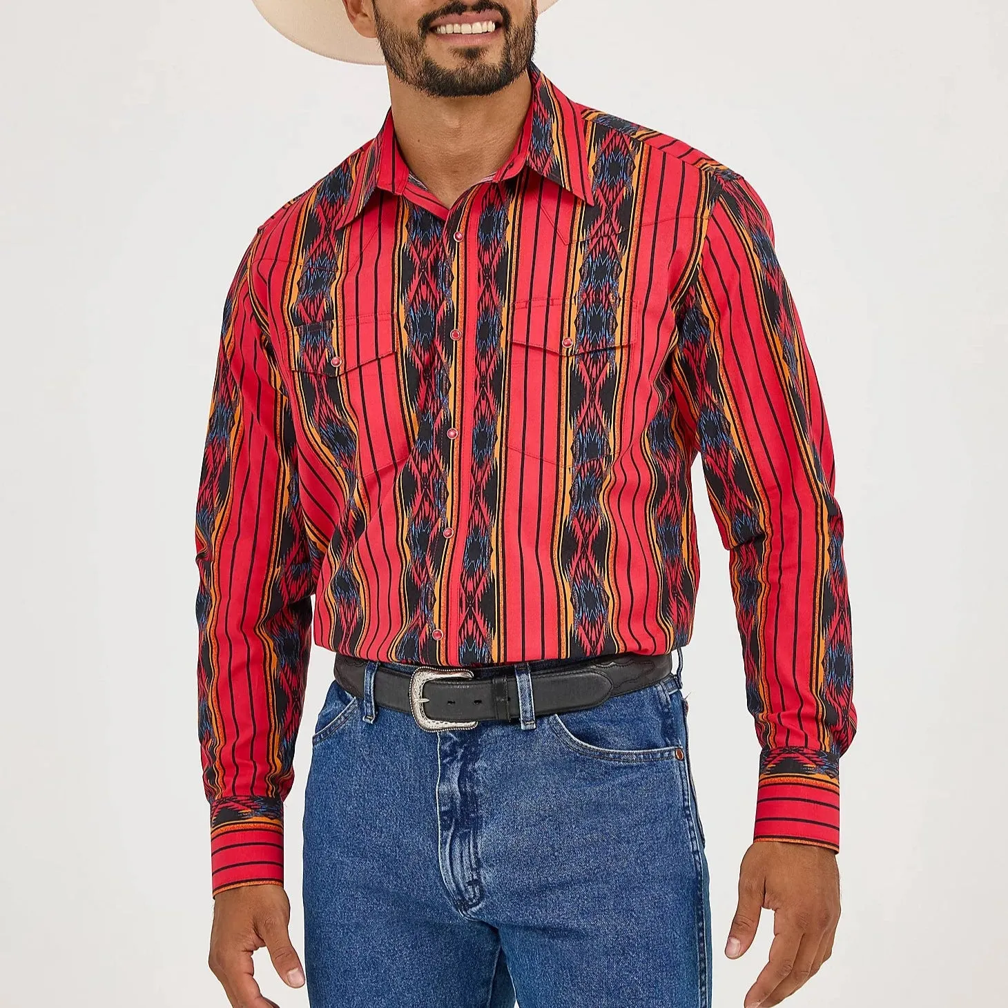Functional Side Gussets Easy-to-Style Top Wrangler Men's Checotah L/S Western Snap Shirt in Amaranth Red