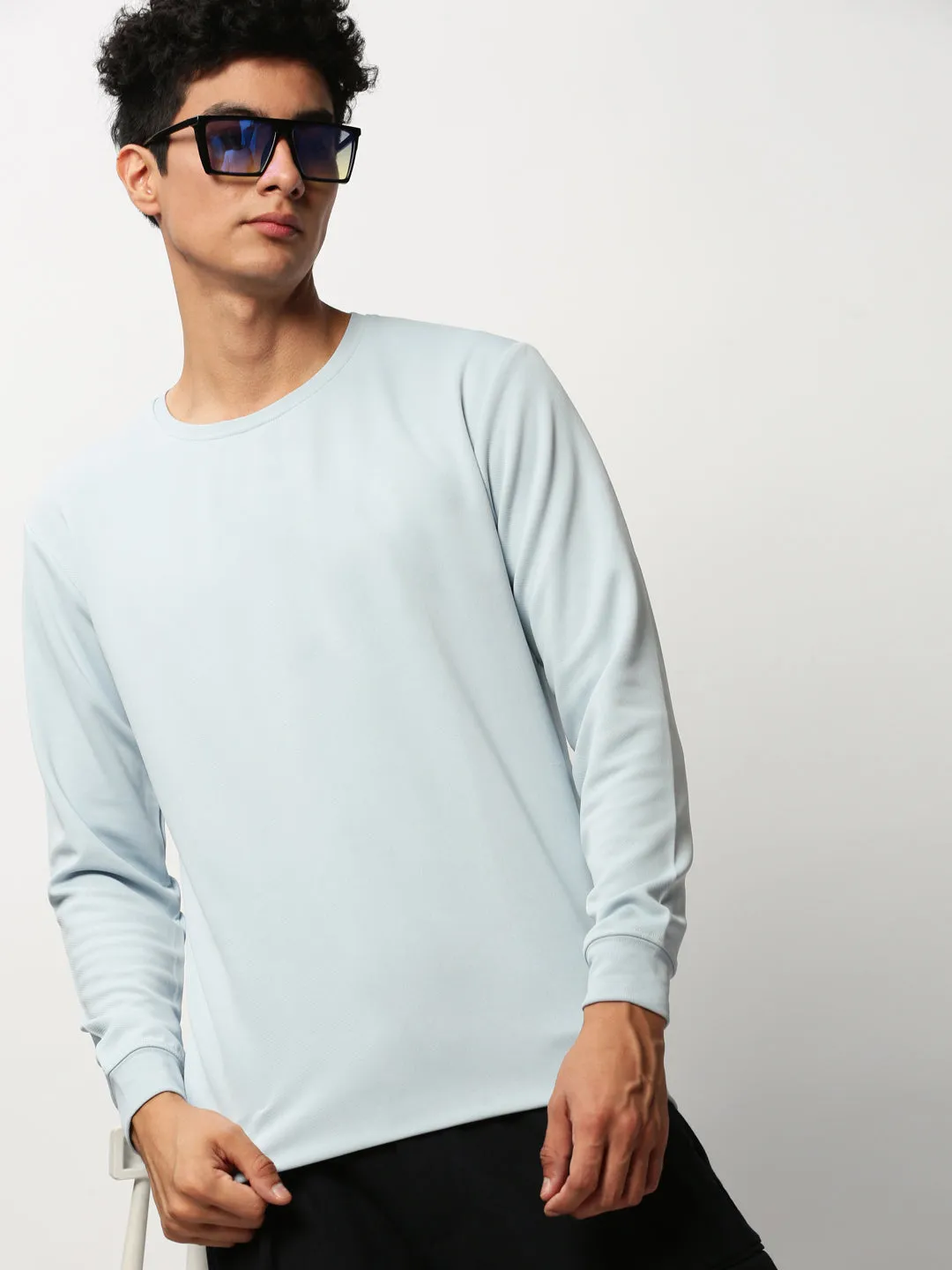 Men's Blue Round Neck Long Sleeves Cotton Pullover product personalized touch