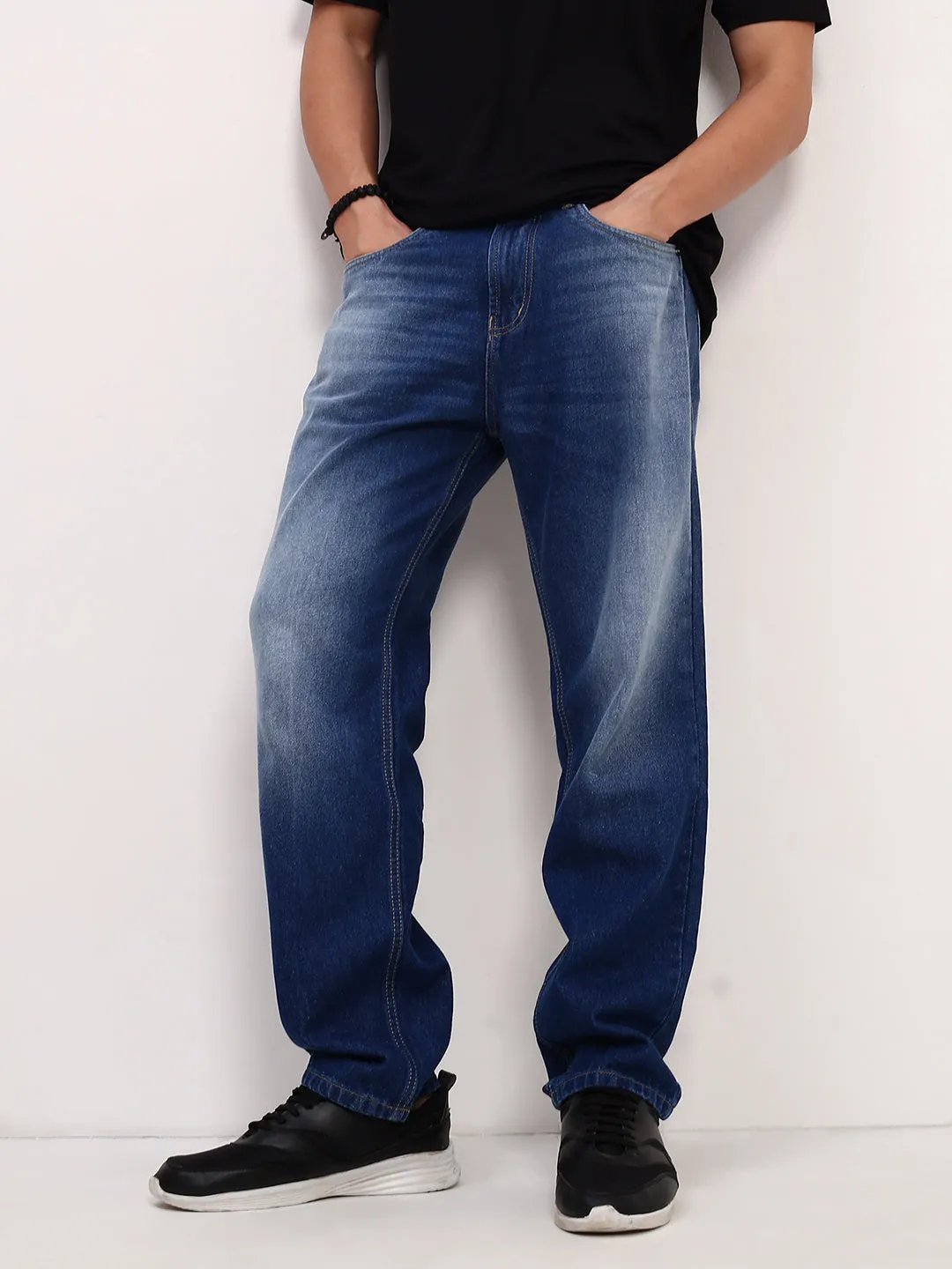 Cool And Simple Fashion Piece Men's Blue Solid Straight Fit Low-Rise Jeans