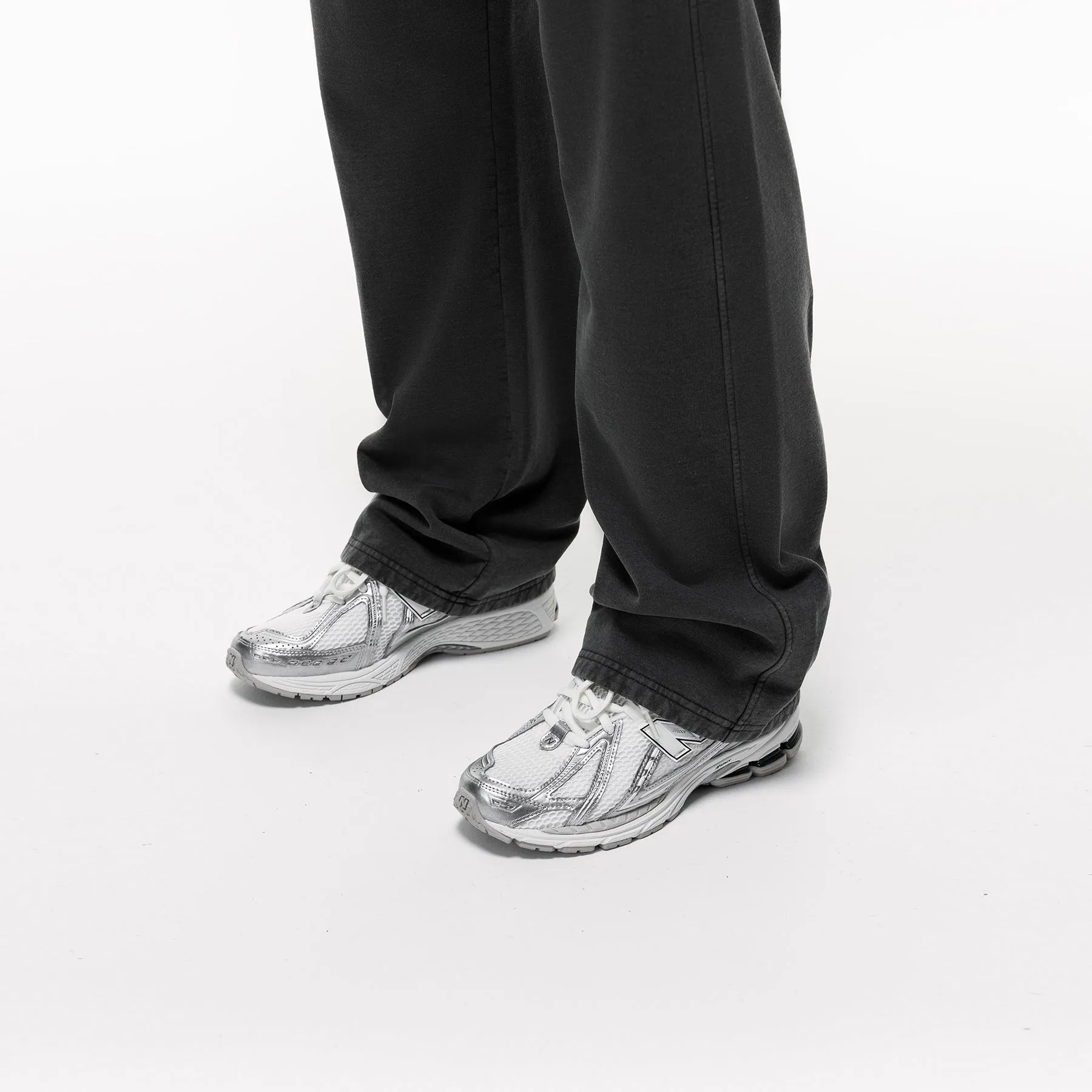 Born Different Washed Sweatpants Chic Comfort