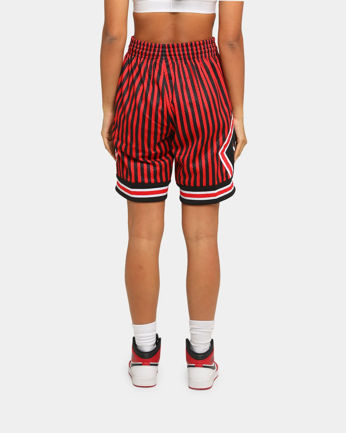 Mitchell & Ness Men's Chicago Bulls 1997 Striped SM Short Black/Red Reflective Trim Detail Artisanal