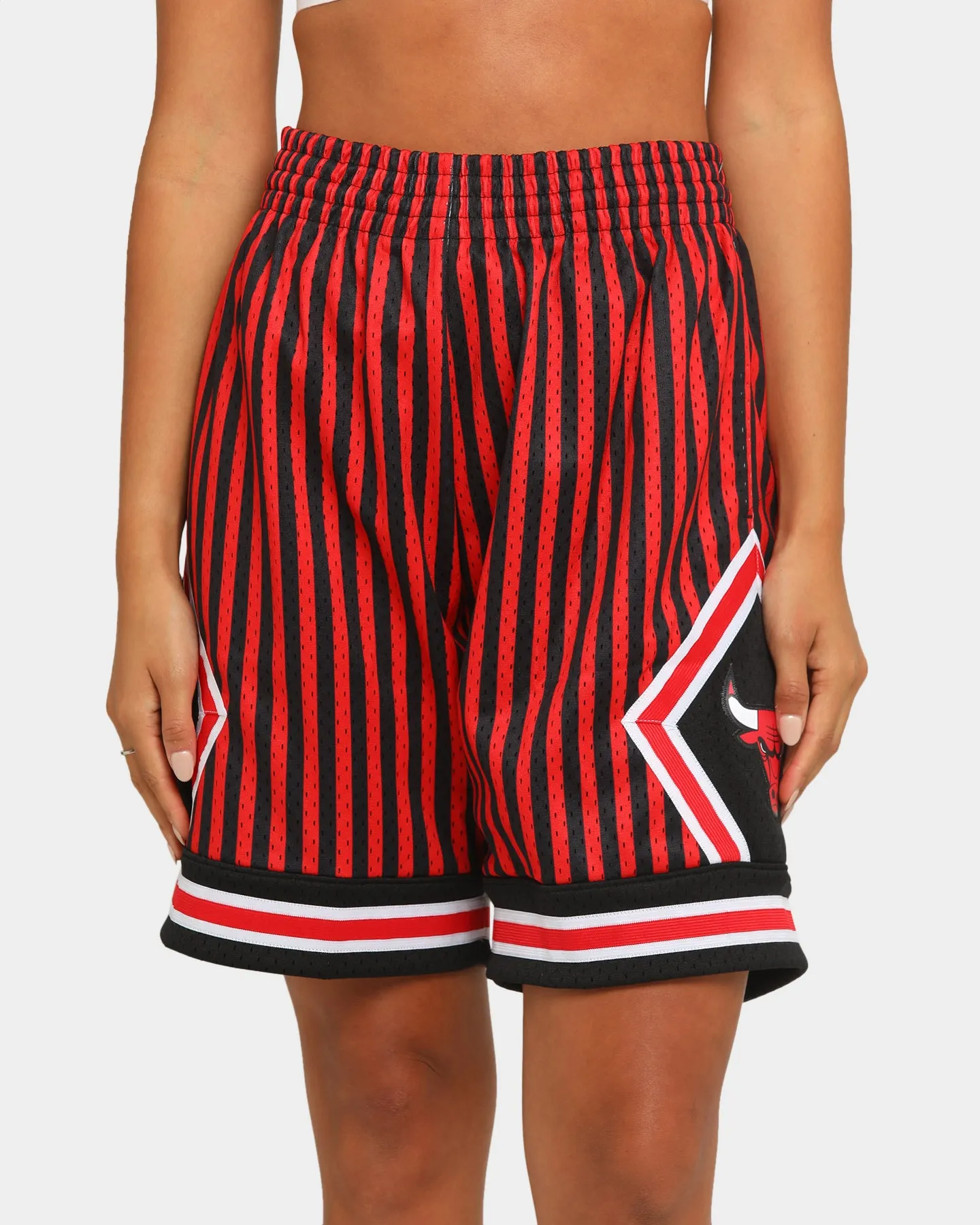 Stylish Shorts mountain style Mitchell & Ness Men's Chicago Bulls 1997 Striped SM Short Black/Red