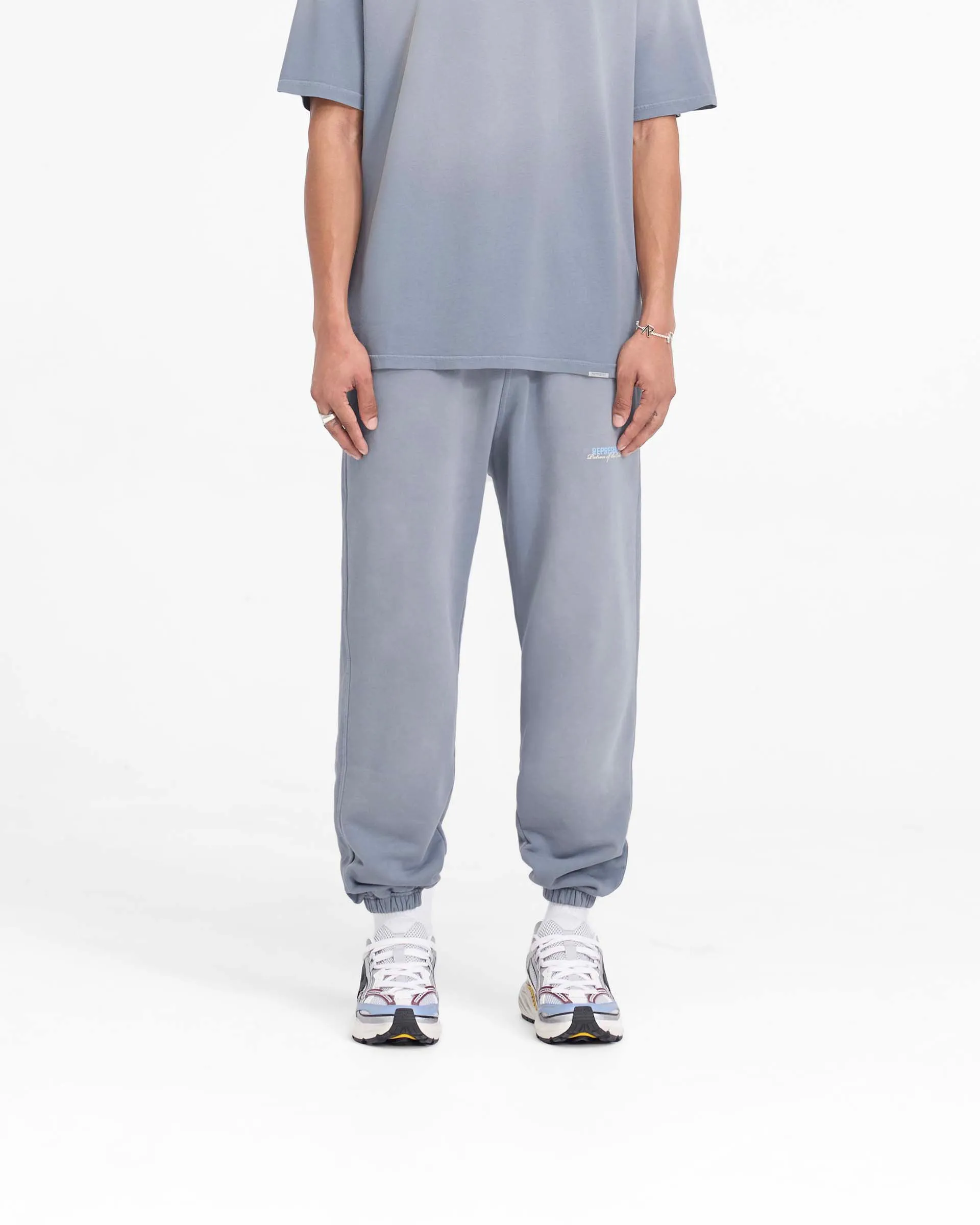 Snug Fit wrinkle free Patron Of The Club Sweatpant - Washed Grey