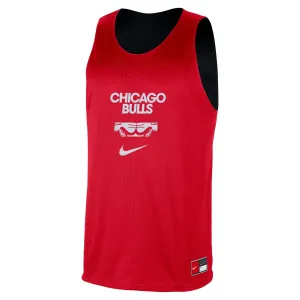 Chicago Bulls Men's Nike NBA Mesh Practice Jersey Sporty Outfit