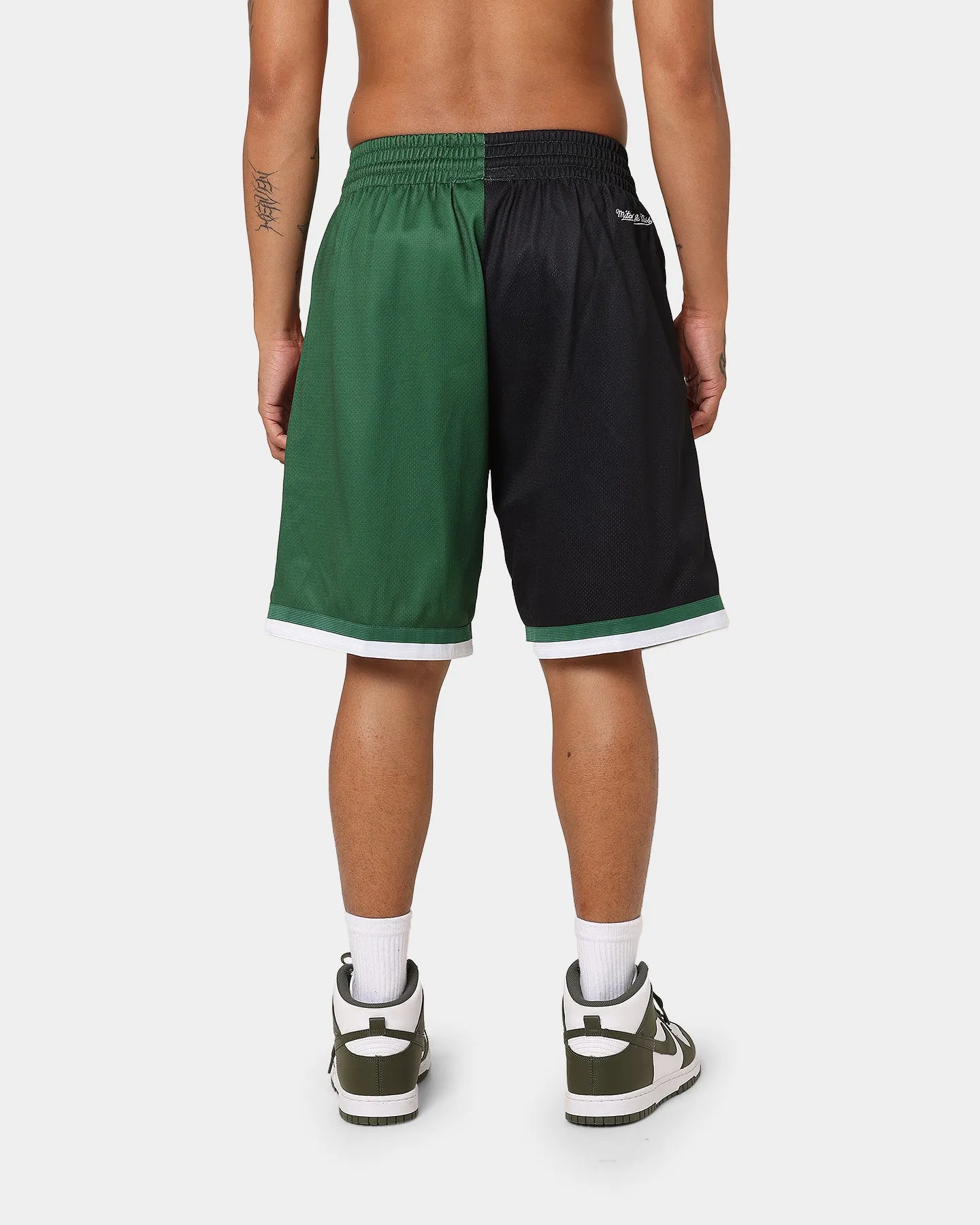 Effortless Style Summer Wardrobe Mitchell & Ness Seattle Supersonics Big Face Shorts 5.0 Black