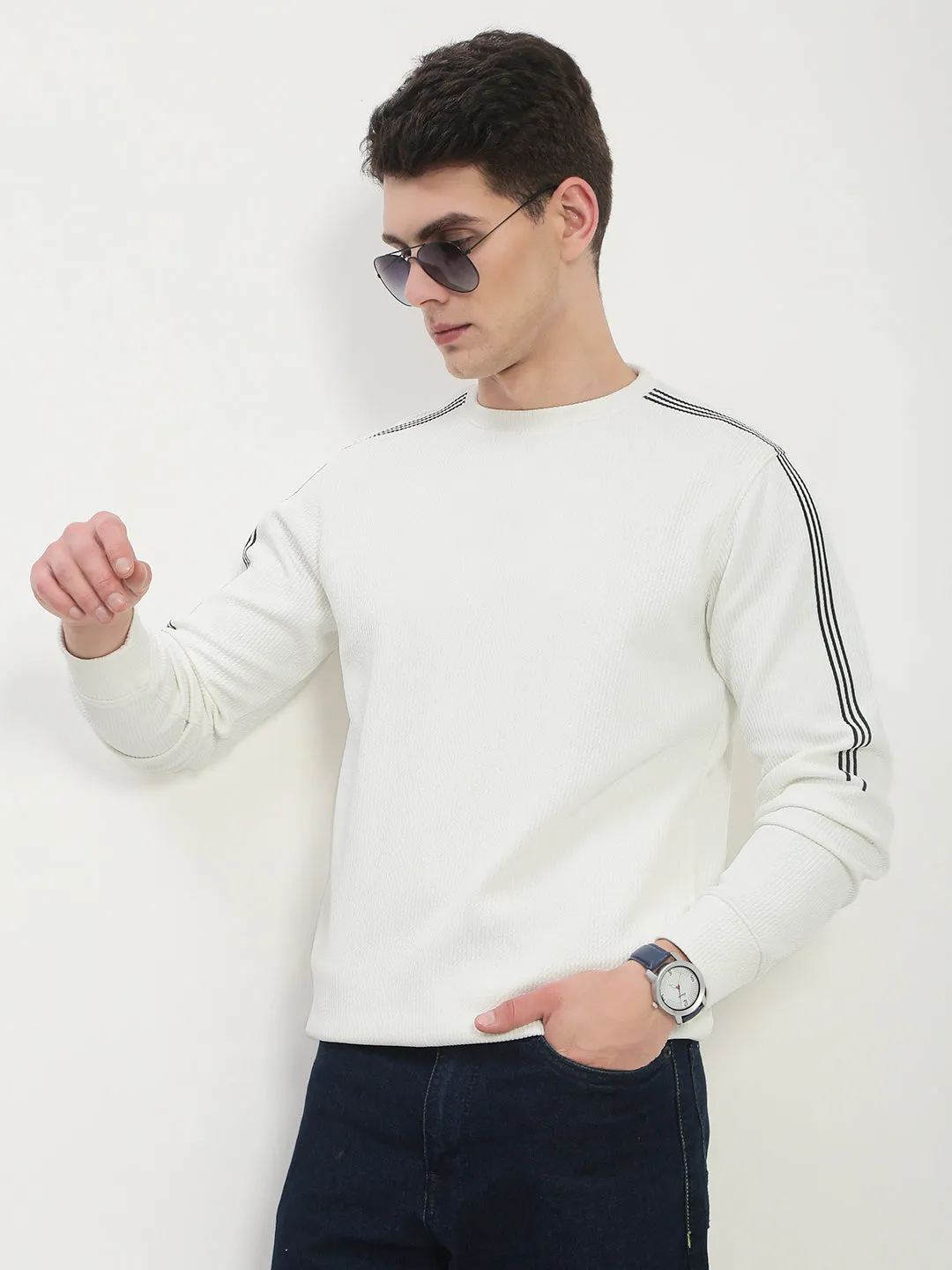 zippered Casual Layers Men's White Solid Round Neck Pullover Sweatshirt