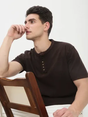 Men's Brown Solid Henley Collar T-Shirt Sports Style