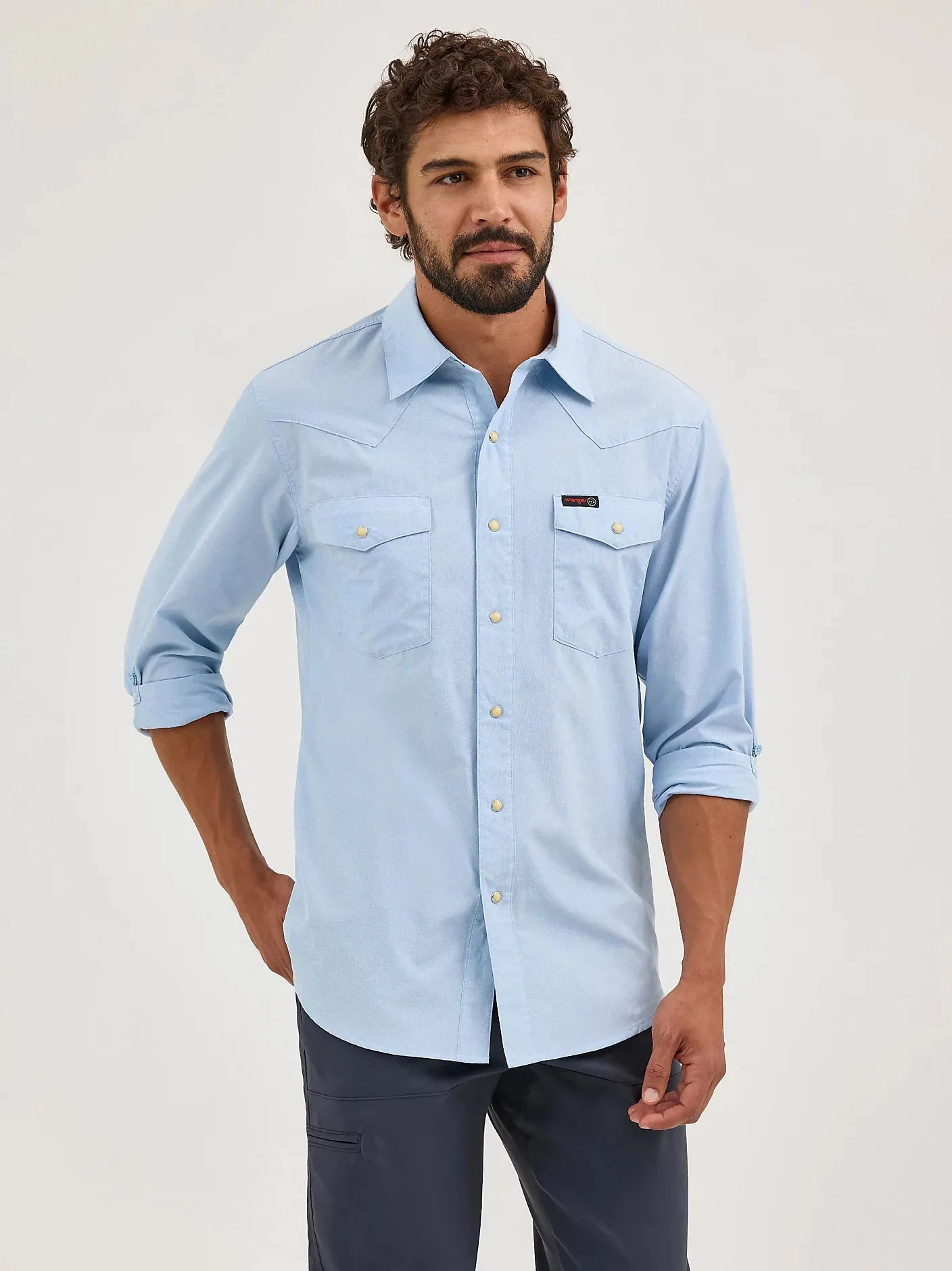 Embroidered Quick Change Wrangler ATG Men's L/S Solid Western Snap Shirt in Cerulean