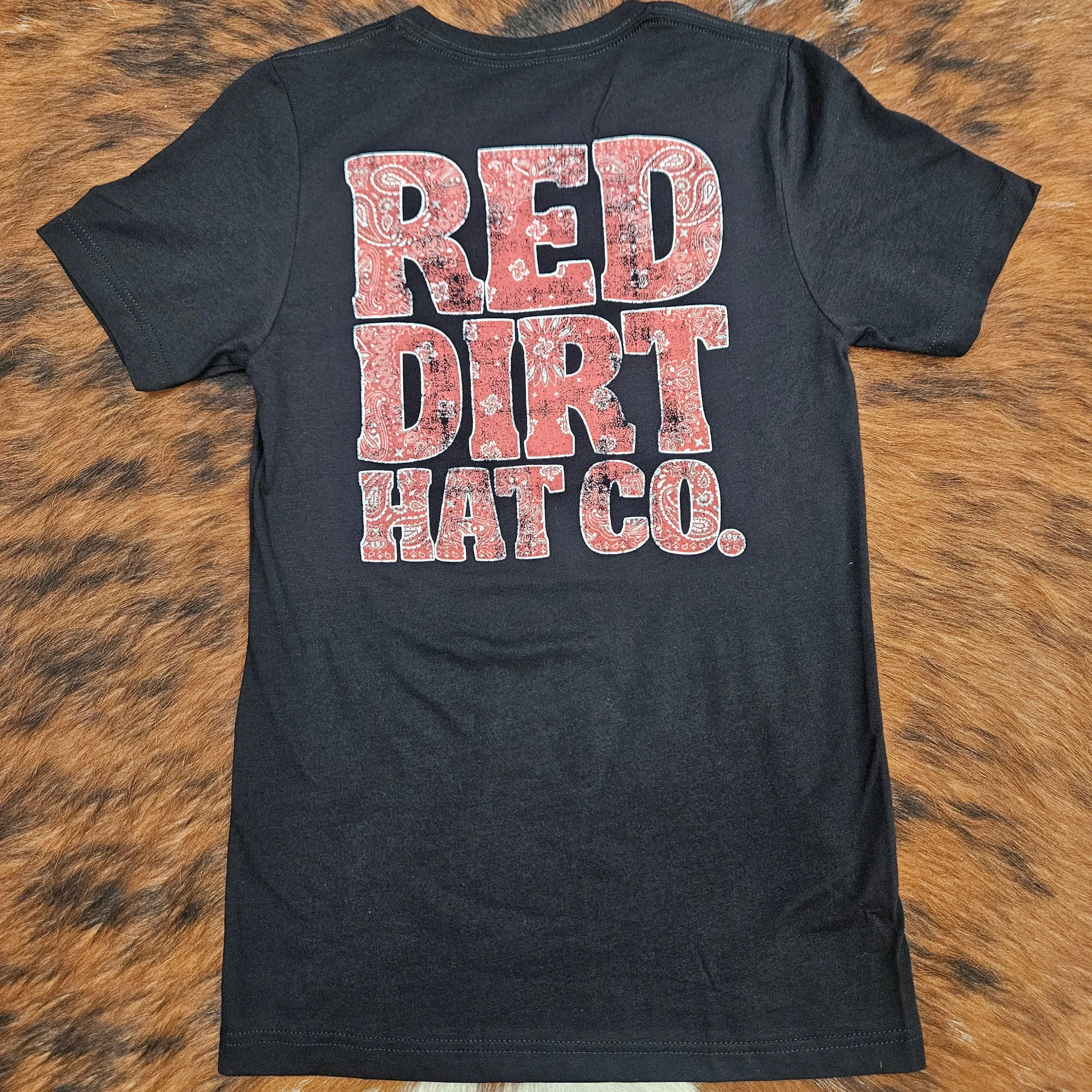 Comfy Stretch Red Dirt Hat Co. "Paisley" Graphic T-Shirt in Black