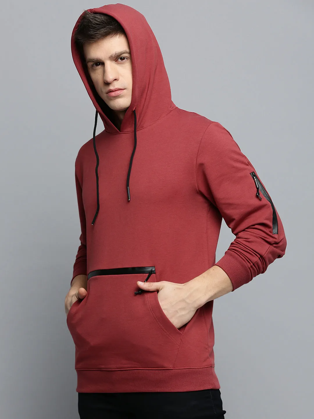Men's Maroon Hooded Pullover Sweatshirt Easy to store Chill Look