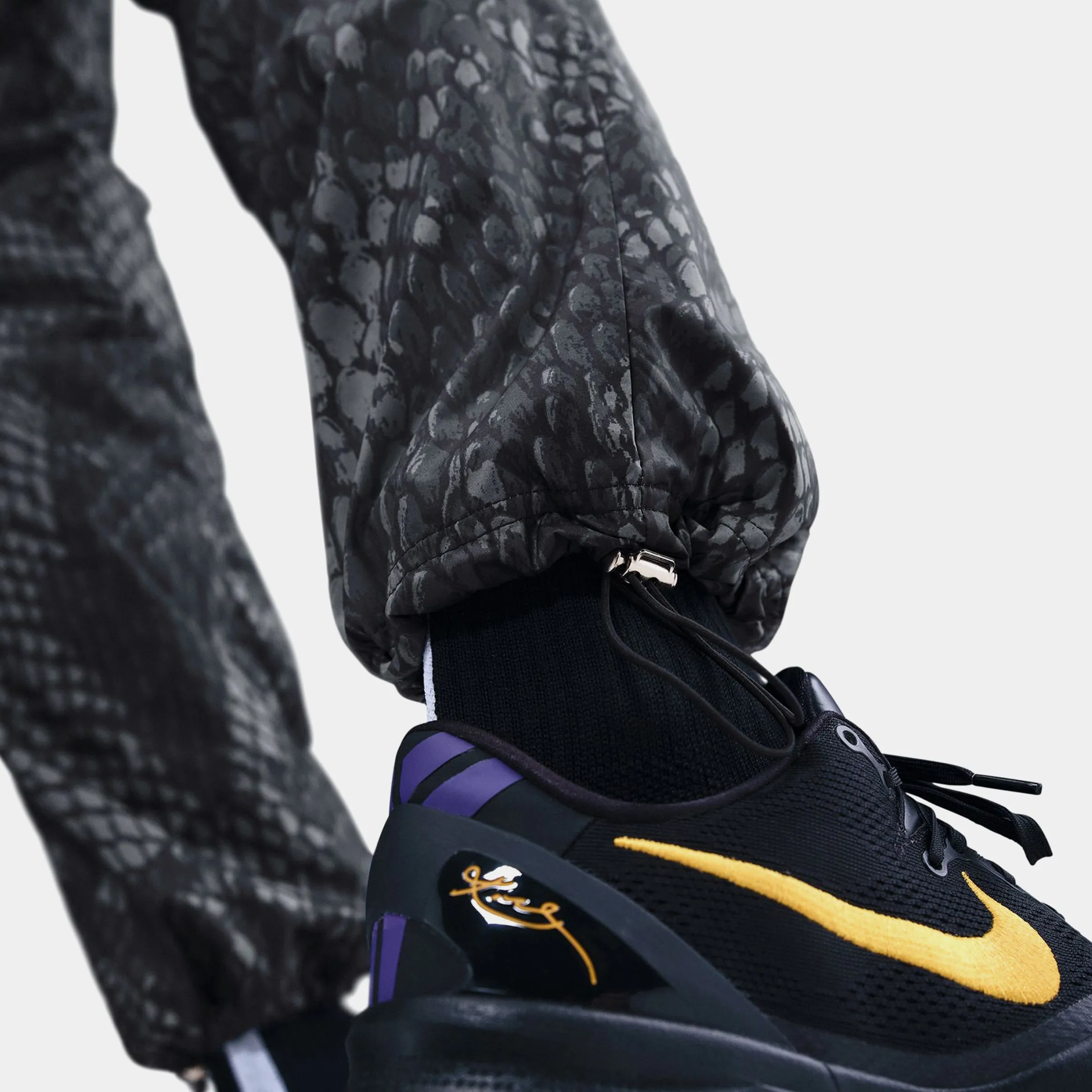 Timeless Wear Active Comfort Fit Kobe Bryant Lightweight Woven Trousers Mens Pants (Black/Silver)