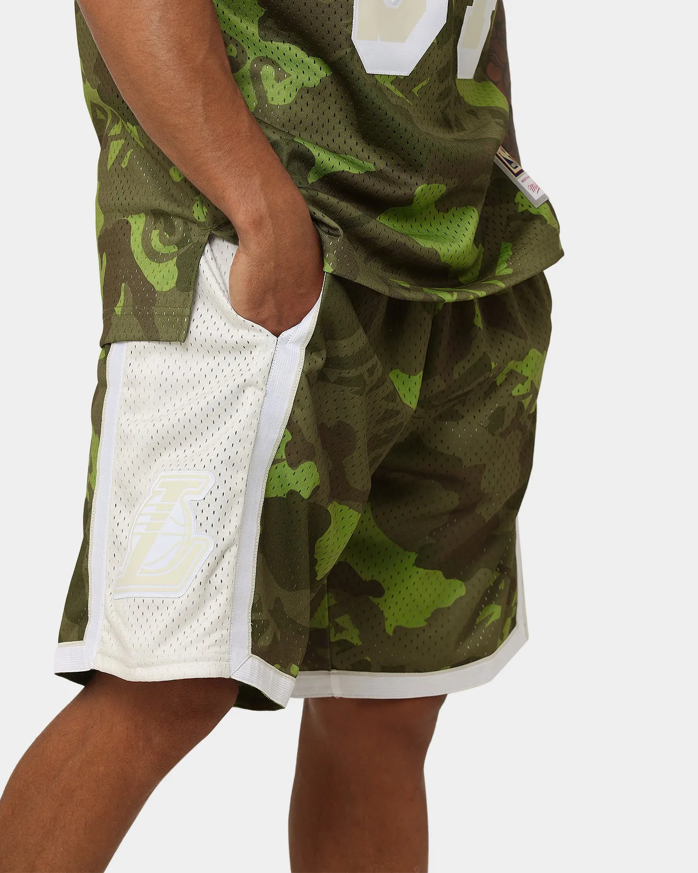 winter shorts Mitchell & Ness Los Angeles Lakers '96-'97 Camo Swing Shorts Green Camo