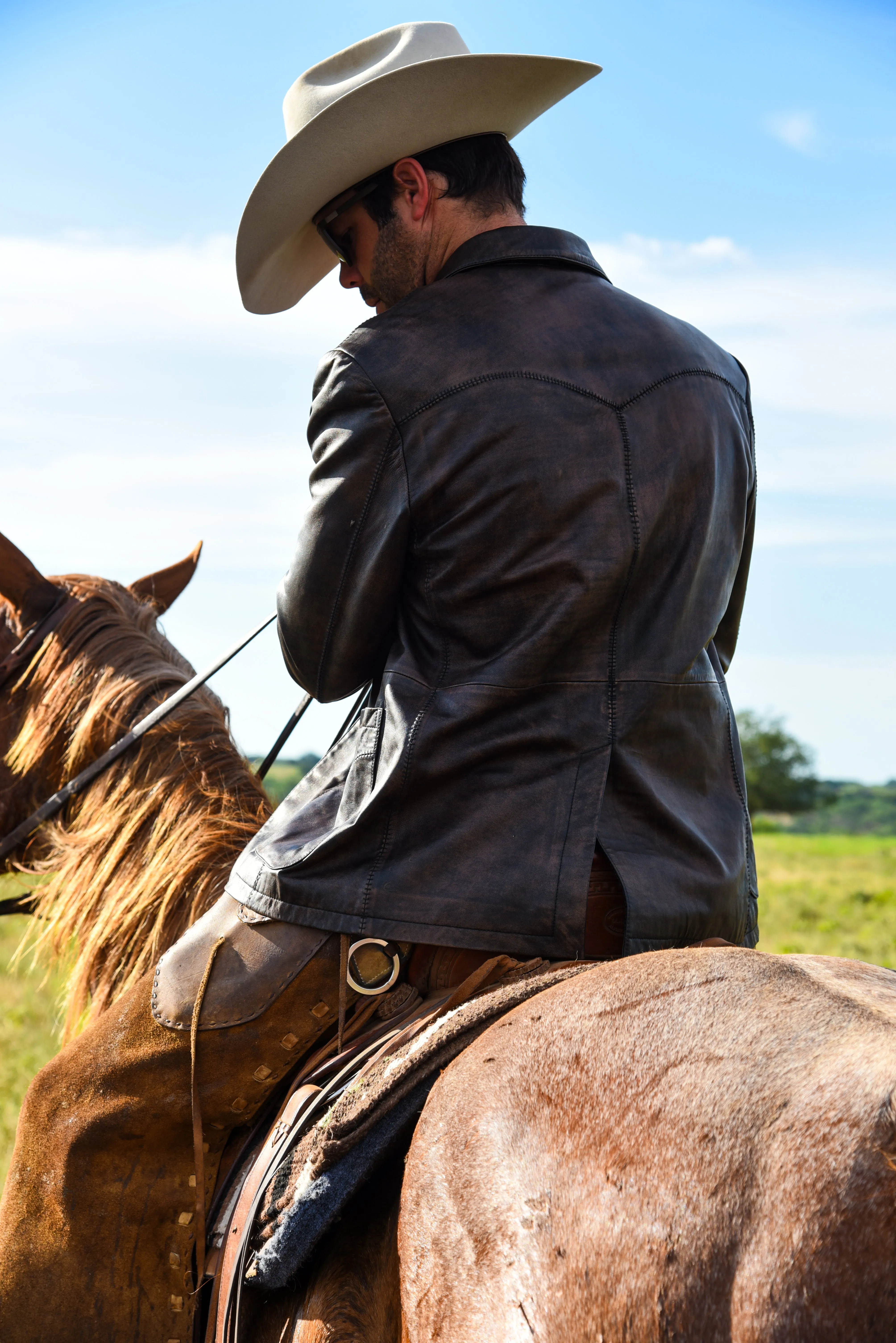 snag resistant Sleek Outdoor Look Flynt Western Men's Ranchero Distressed Leather Sport Jacket in Black-Brown