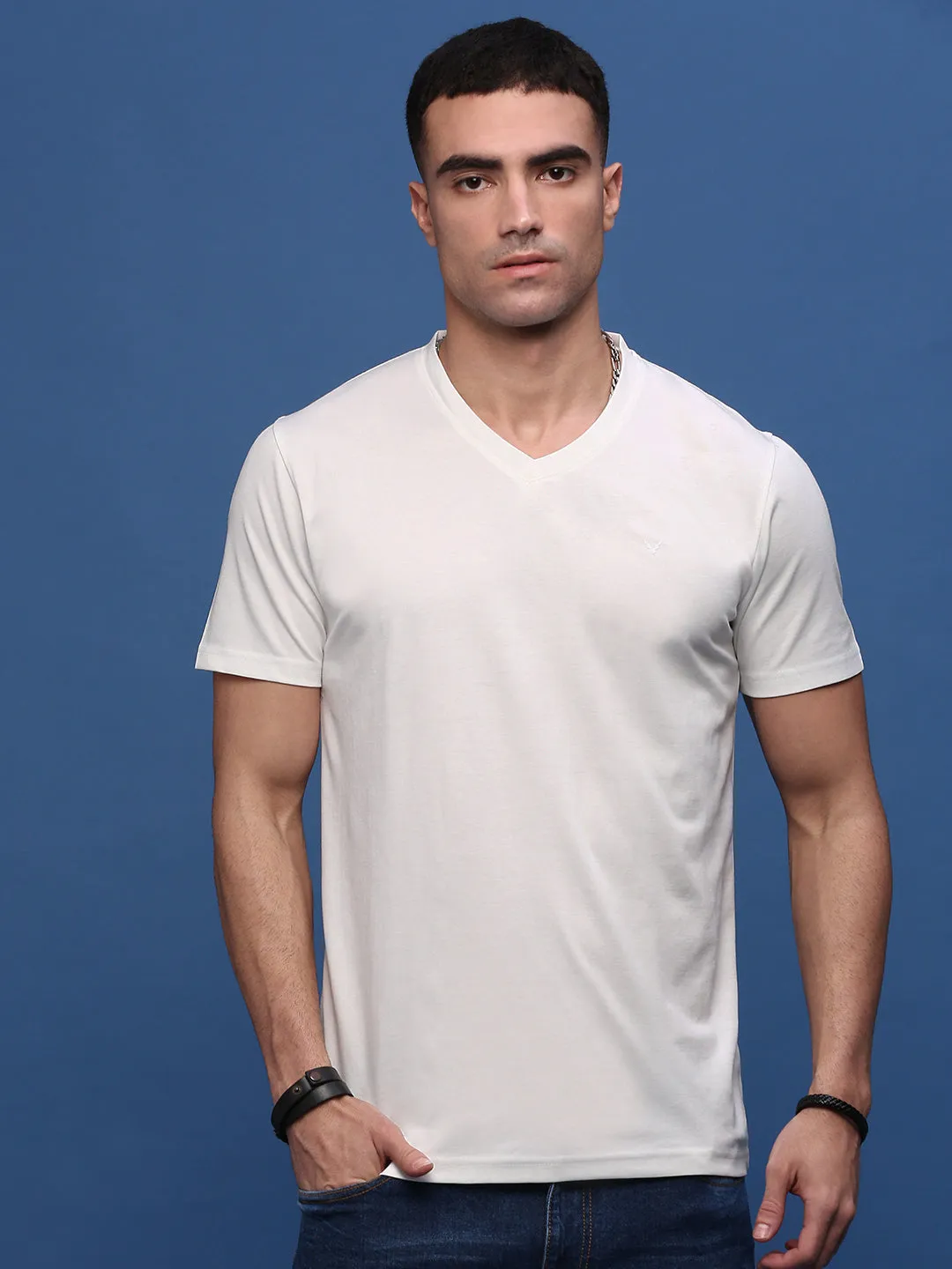 Urban Active Wrinkle Resistant Men's White Solid V-Neck Cotton Slim Fit T-Shirt