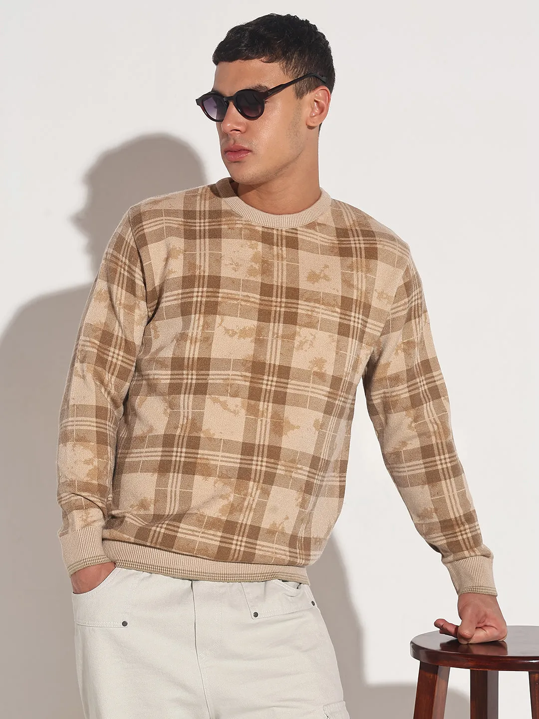 Chic Comforted Men's Checked Beige Ribbed Round Neck Sweater