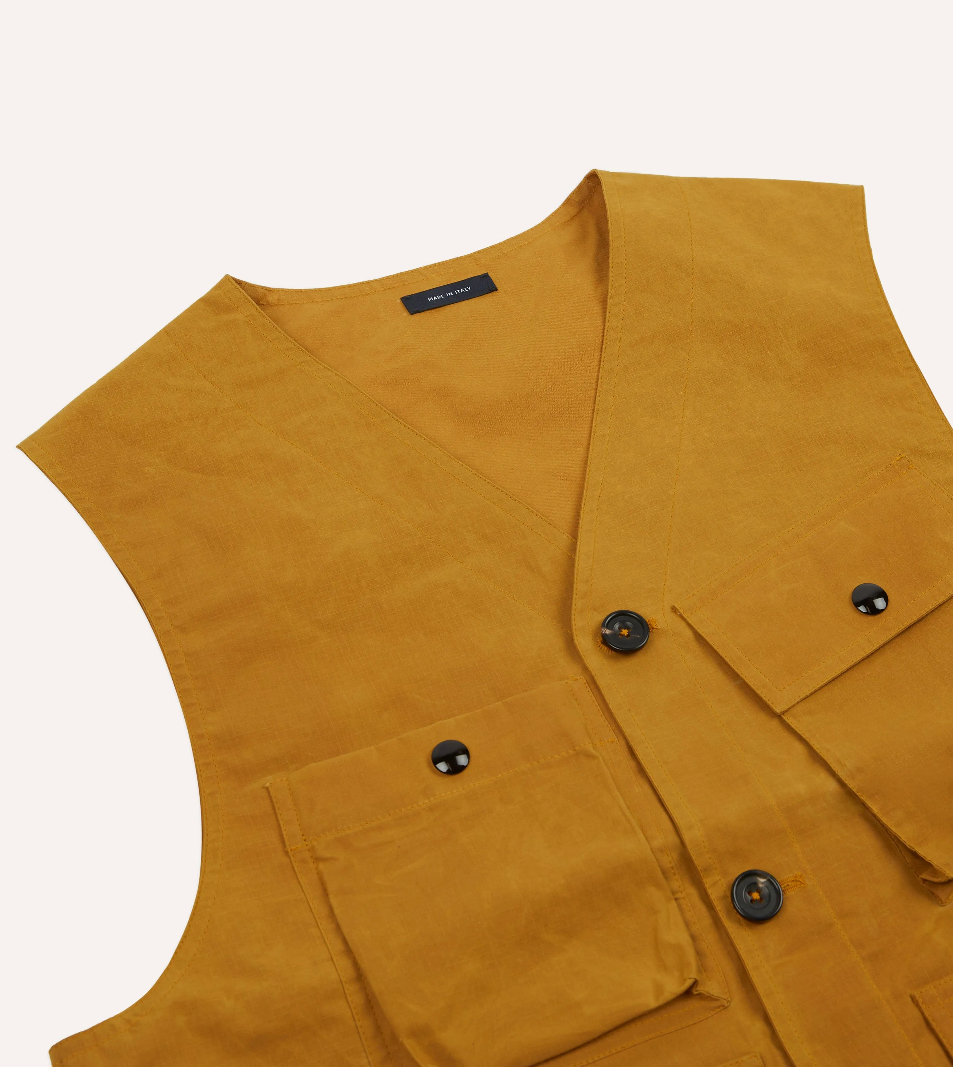 Autumn Vibe Windproof Cuffs Drake's and New Balance Ripstop Cotton Utility Vest