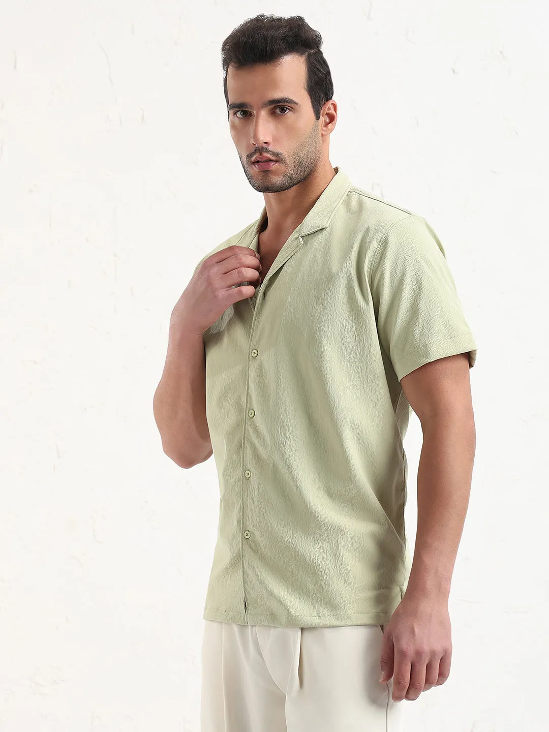 Aura Core Men's Green Cuban Collar Solid Relaxed Fit Shirt