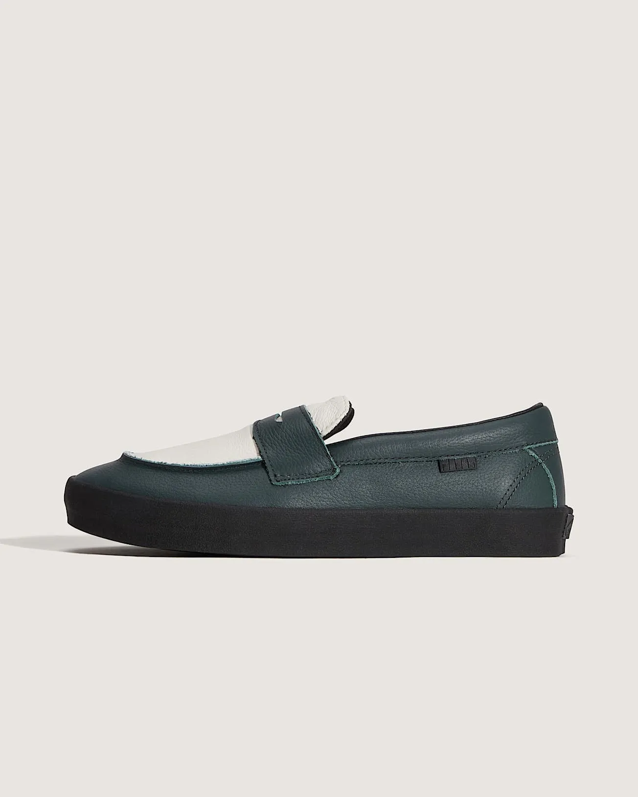 Dribble Hike Slow Step Vans Skate Loafer