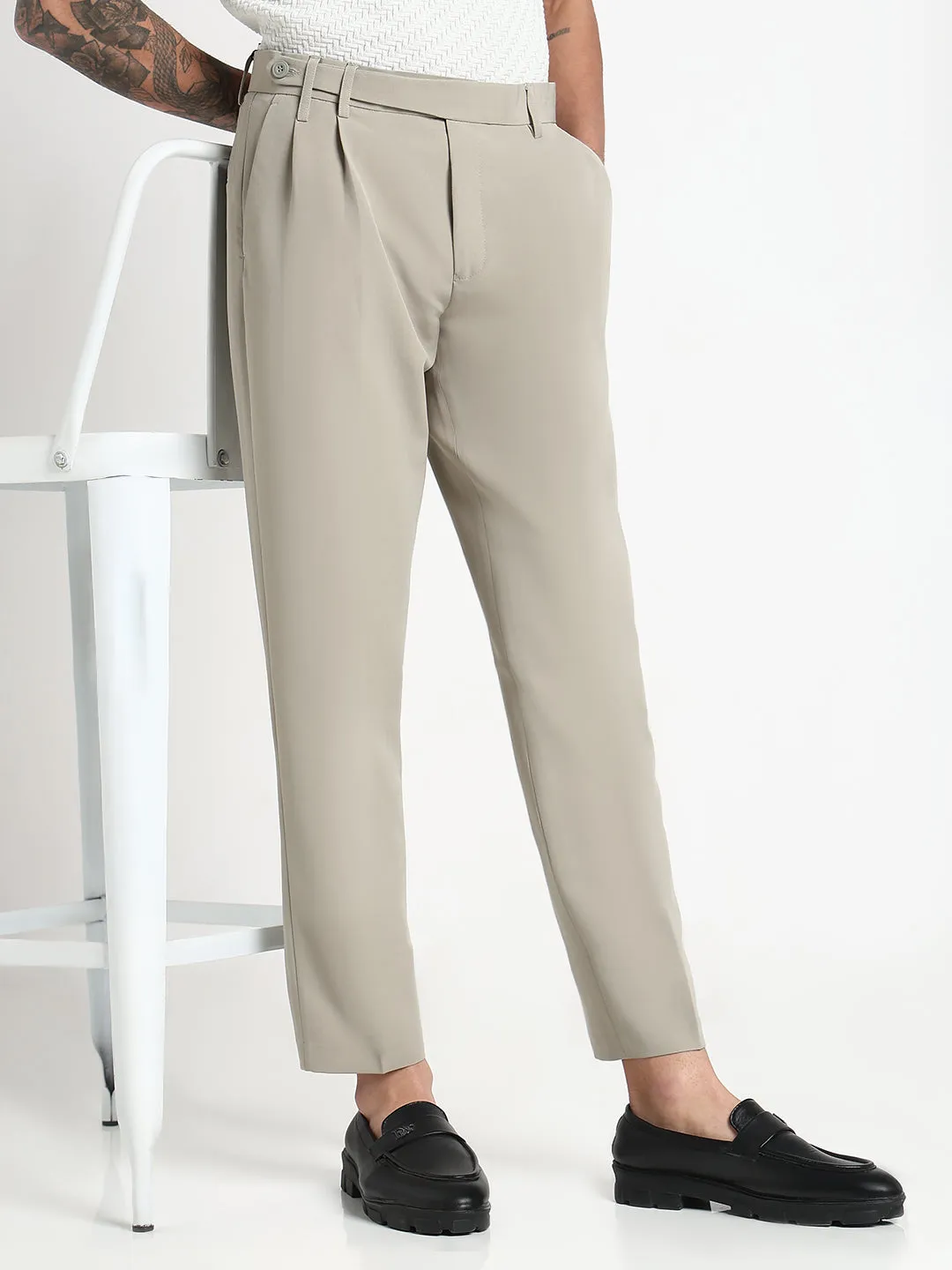 Men's Light Green Solid Tapered Fit Pleated Gurkha Trousers Casual Design