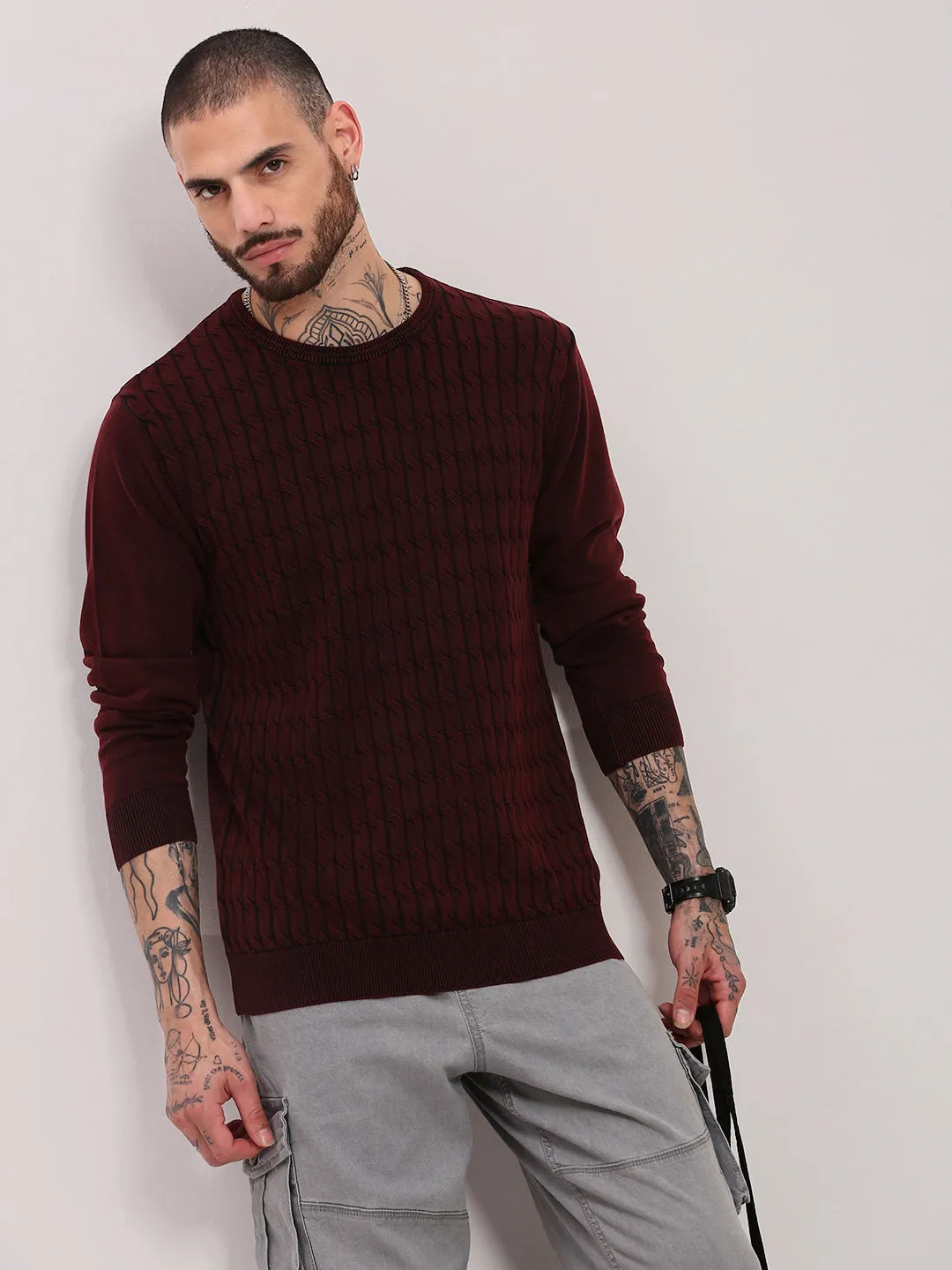 Luminous Thread Accents Men's Maroon Solid Sweater