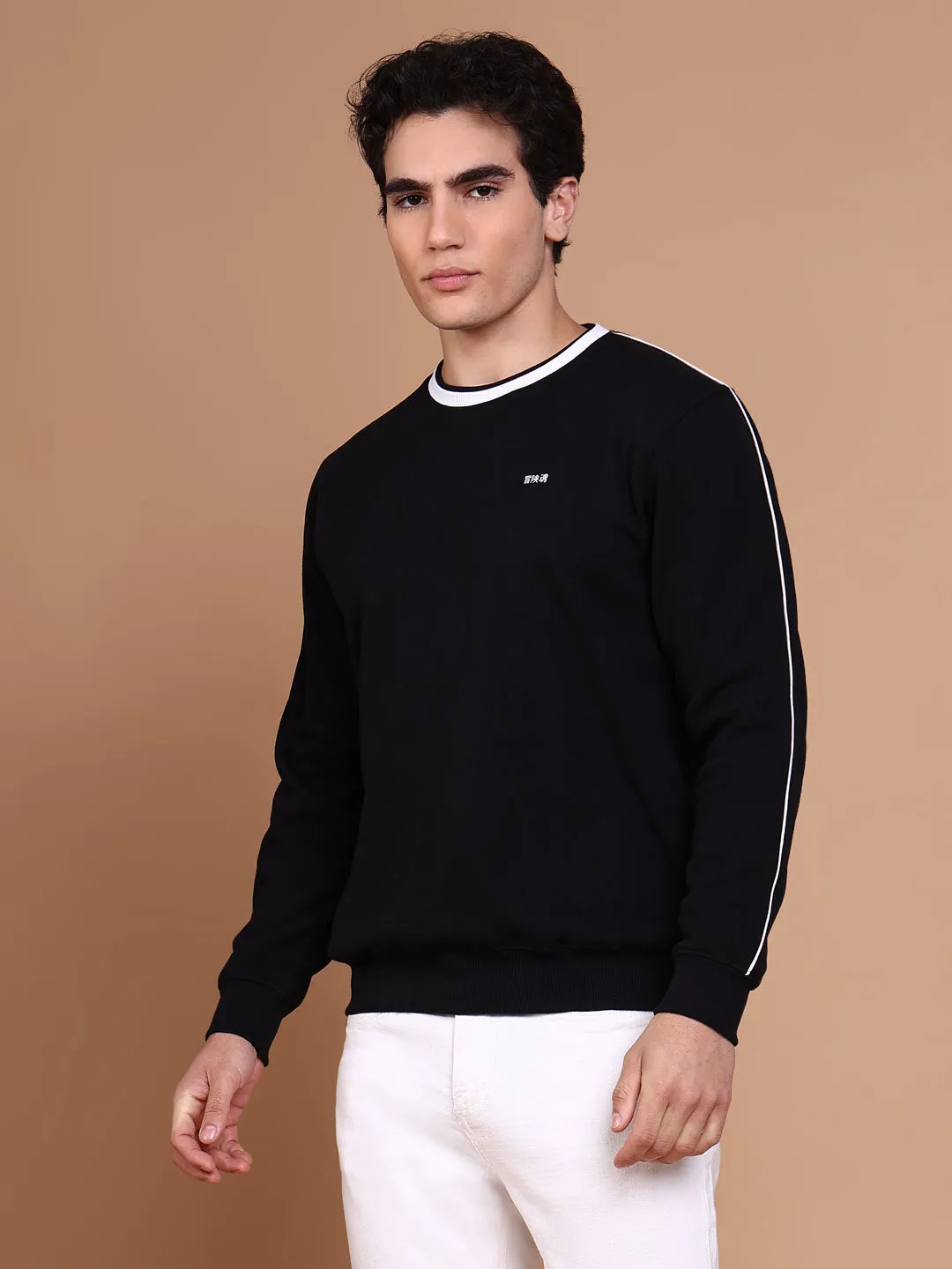 Fashionable Men's Black Round Neck Solid Sweatshirt