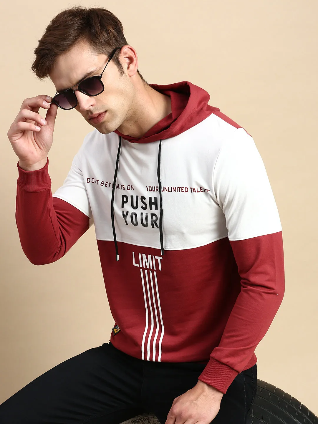 Men's Maroon Colourblock Casual Hoodie Practical clothing