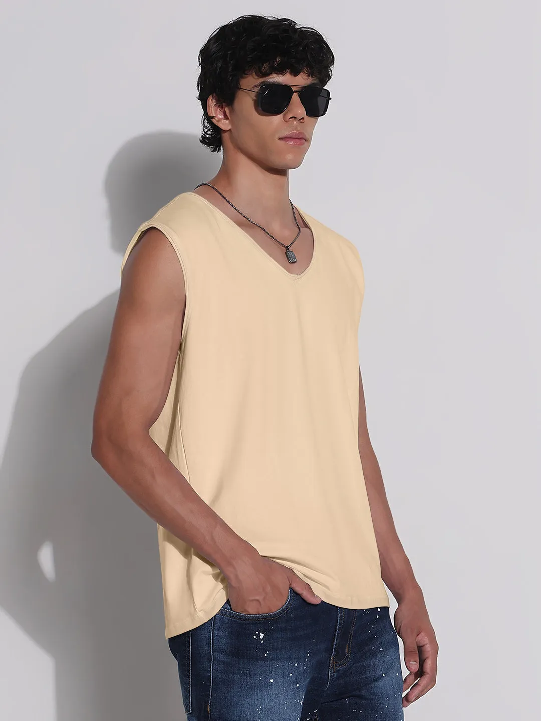 Men's Cream V-Neck Vest Sleeveless T-Shirt Flexible Waistline clean design