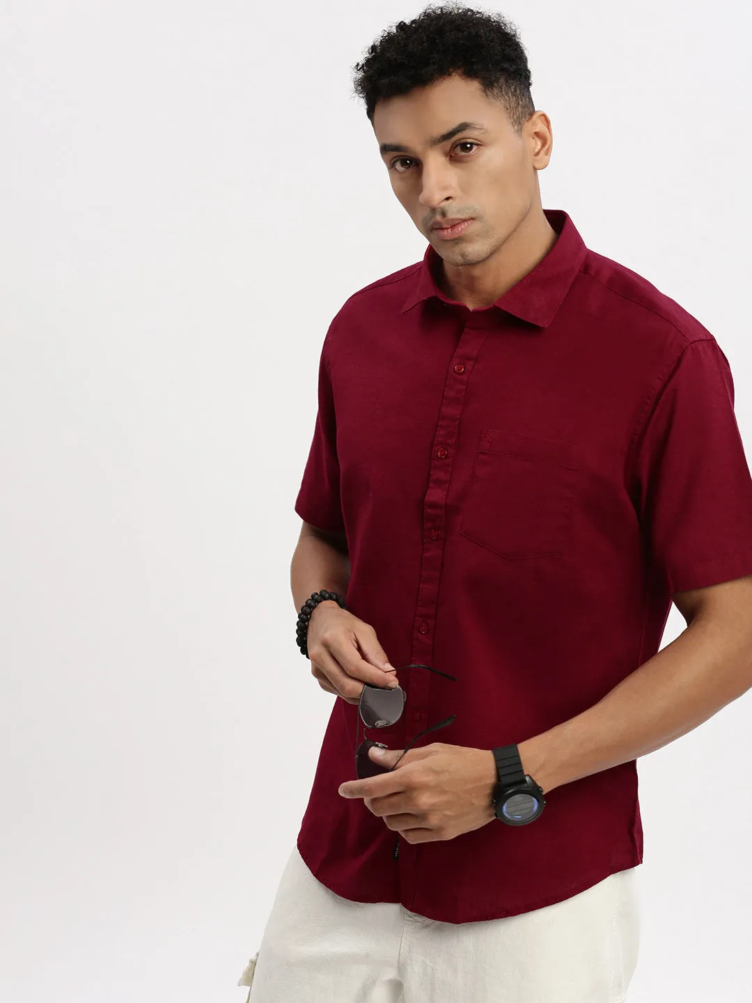 MoistureControlClothing Ergonomic Pattern Men's Maroon Solid Slim Fit Casual Shirt