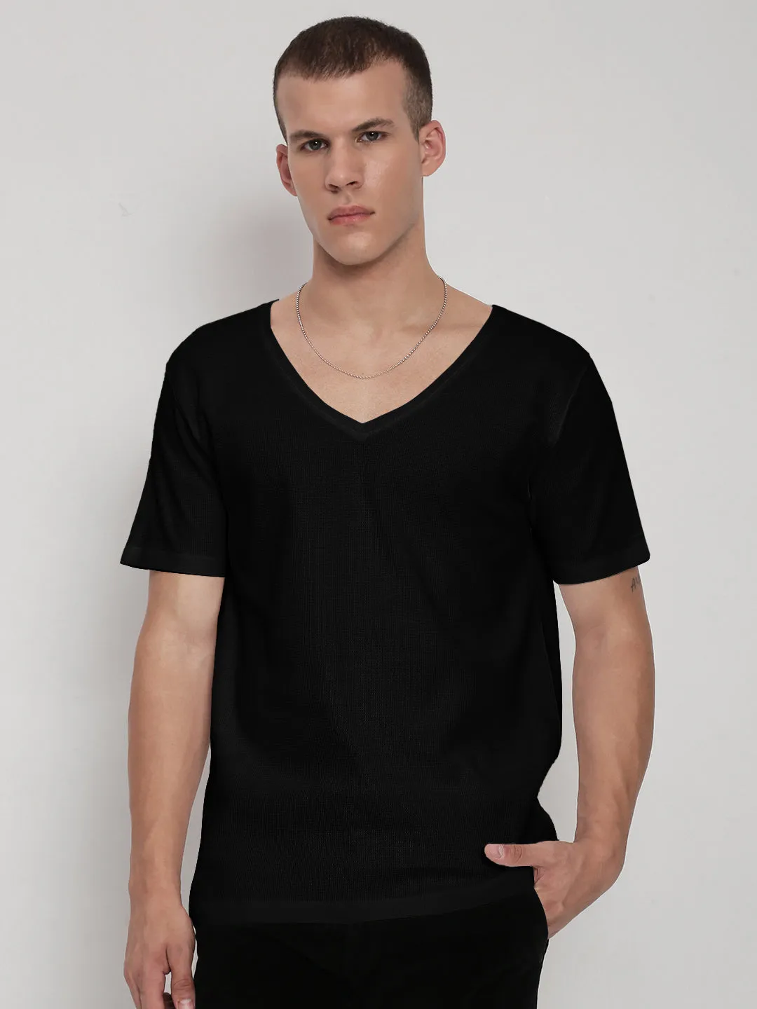 Repair Fit Men's Black Short Sleeves V-Neck Regular Fit T-Shirt