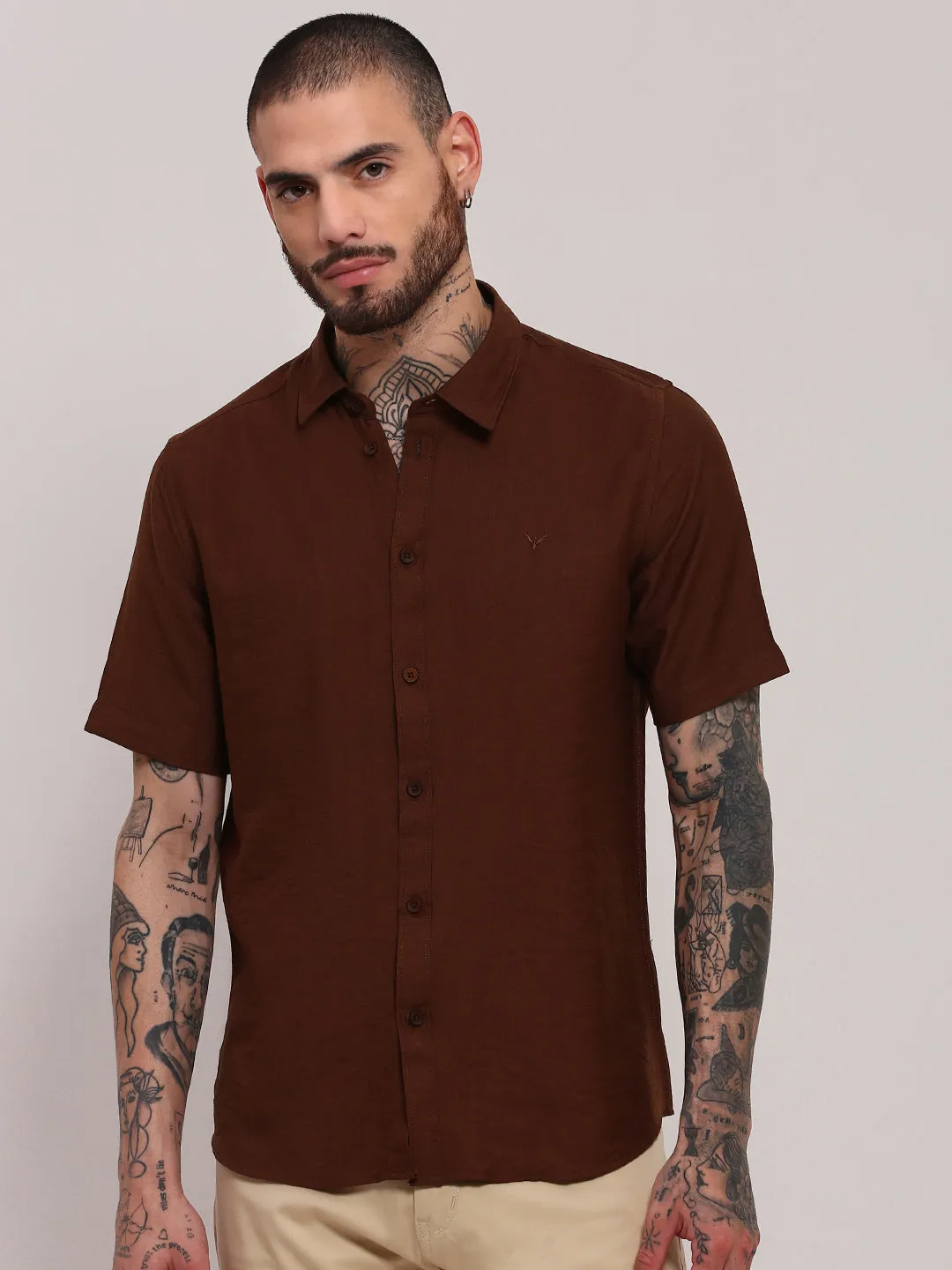 Men's Brown Spread Collar Solid Slim Fit Shirt FlexibleCollar