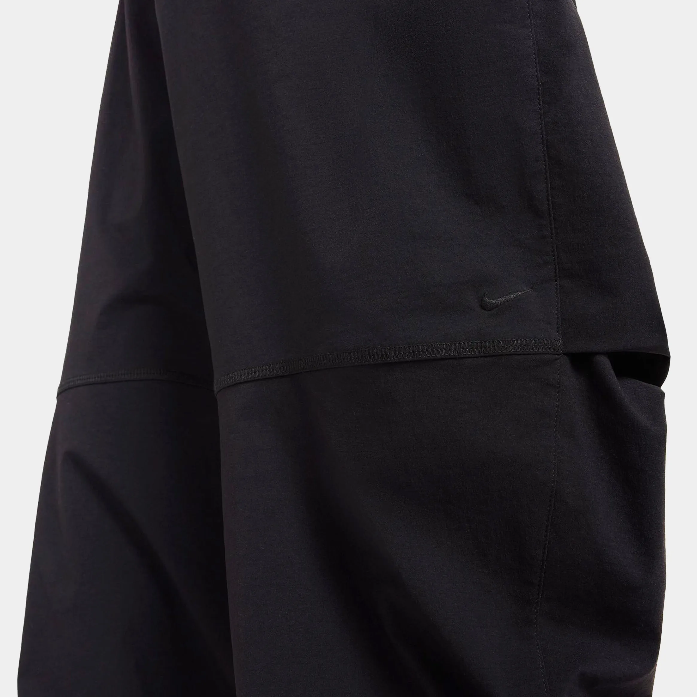 NSW Tech Woven Oversized Mens Pants (Black) Chilly Day Wear