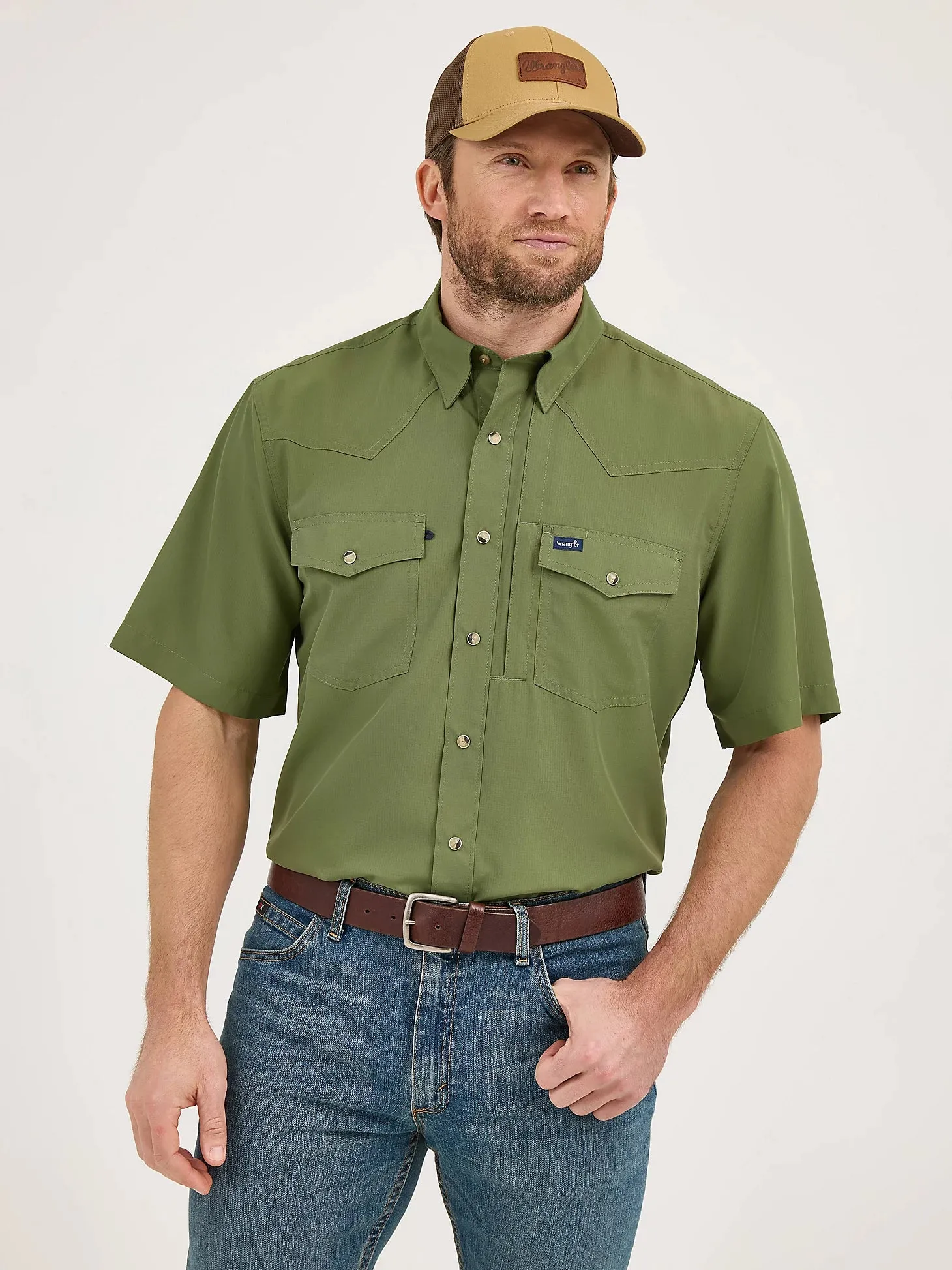 ComfortFirst Wrangler Men's S/S Solid Performance Western Snap Shirt in Forest Green