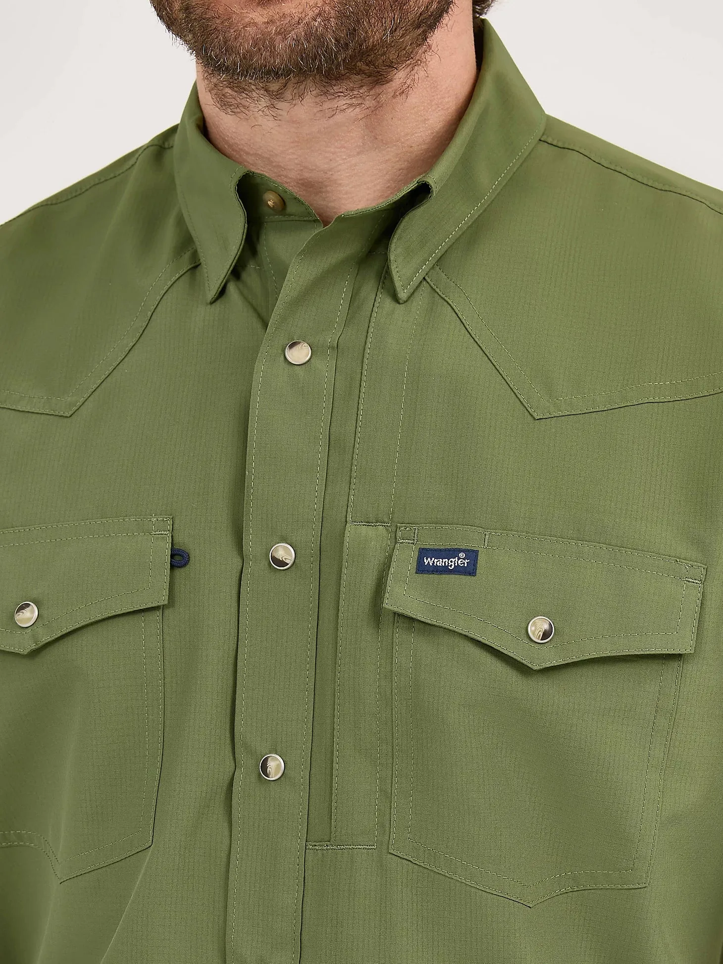 Wrangler Men's S/S Solid Performance Western Snap Shirt in Forest Green Lightweight Comfort Fresh Comfort Style