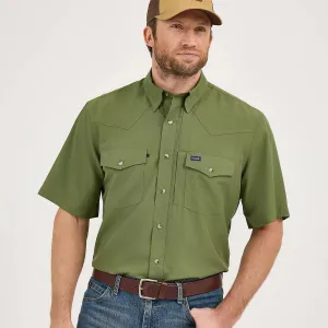 Wrangler Men's S/S Solid Performance Western Snap Shirt in Forest Green Layered Collar Structure Quick Slip