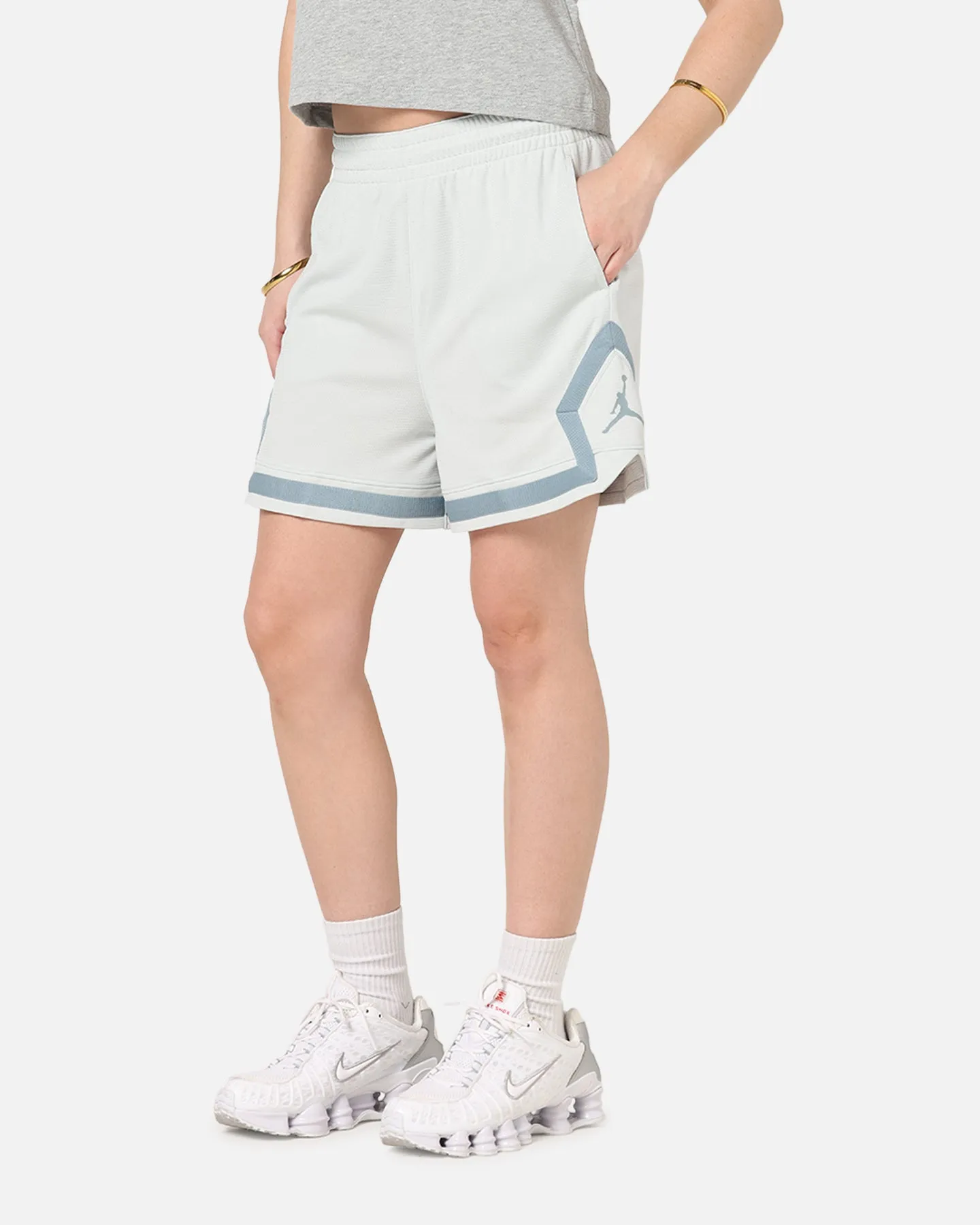 Jordan Women's Dri-FIT 4" Diamond Shorts Light Silver Bacterial Growth Prevention Water Repellent Coating