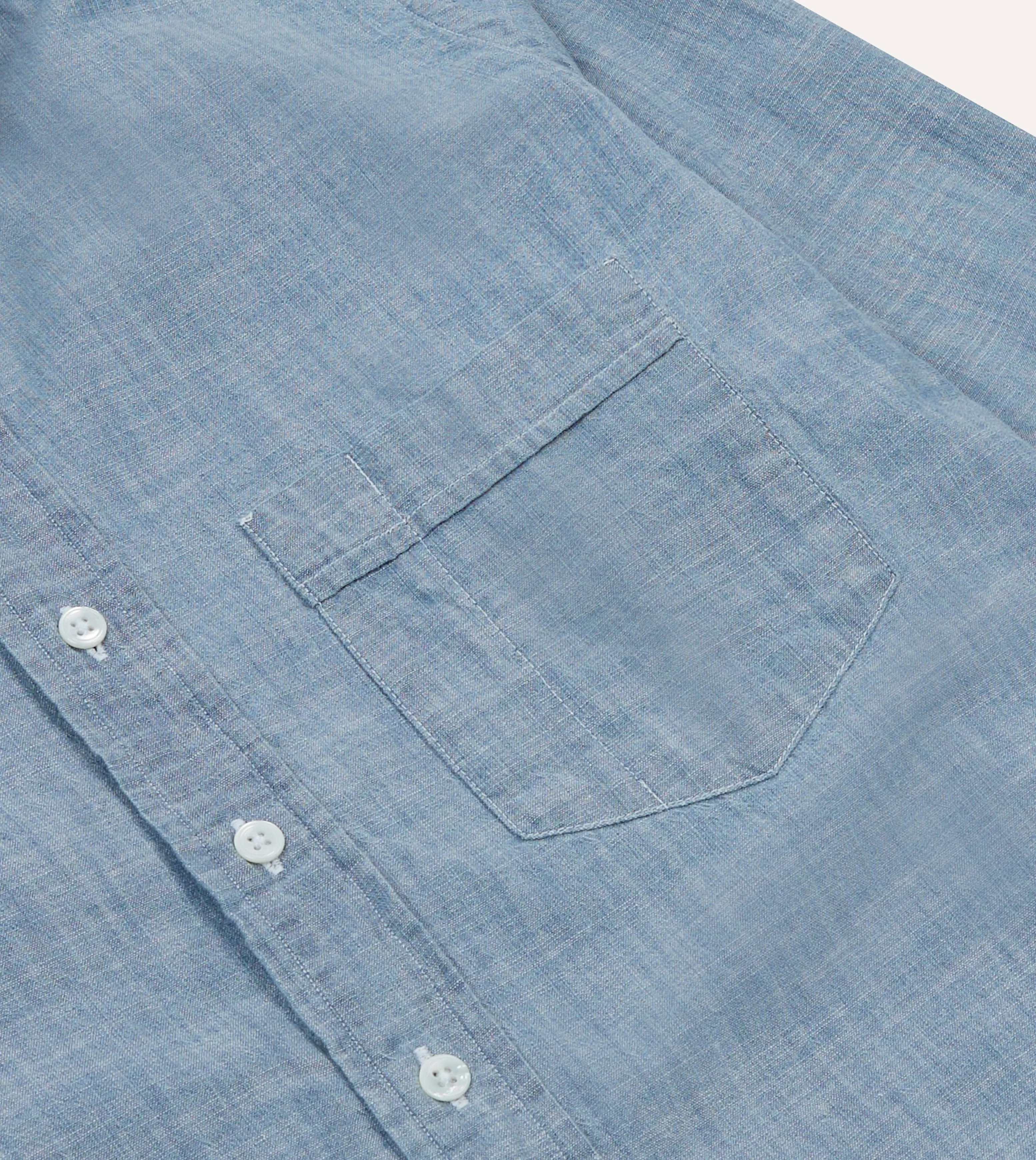 Perfect Comfort Wear Fashion Layering Light Blue Cotton Chambray Button-Down Shirt