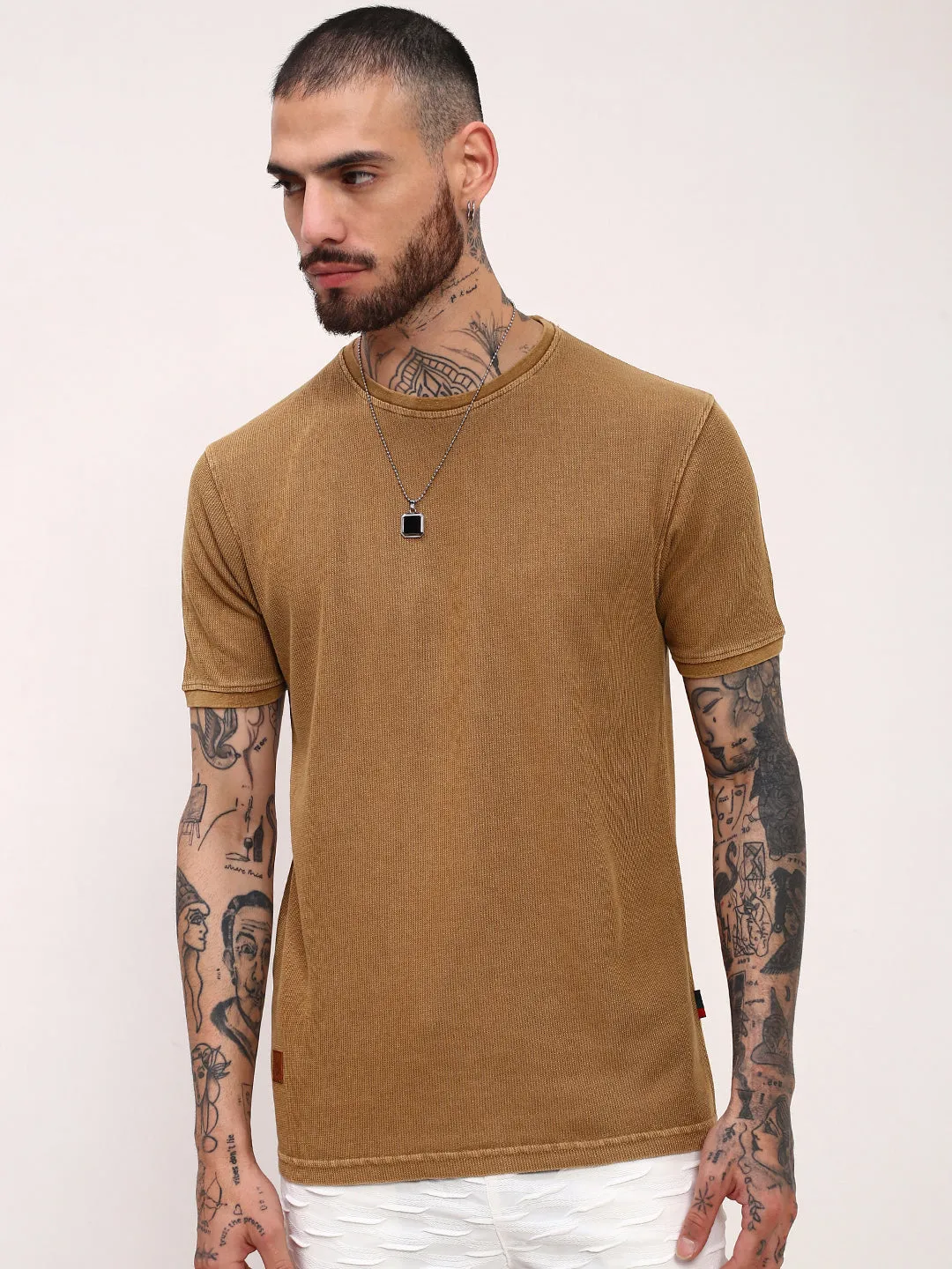 Men's Brown Solid Round Neck T-Shirt Vibrant Print